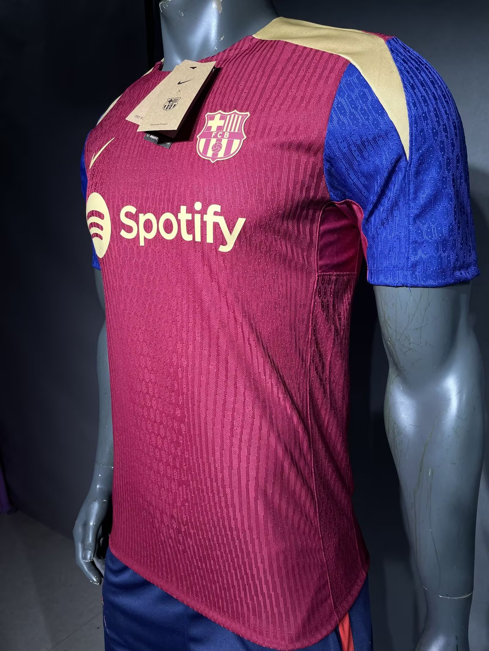 2024/25 Barcelona Training Shirt - Player Edition