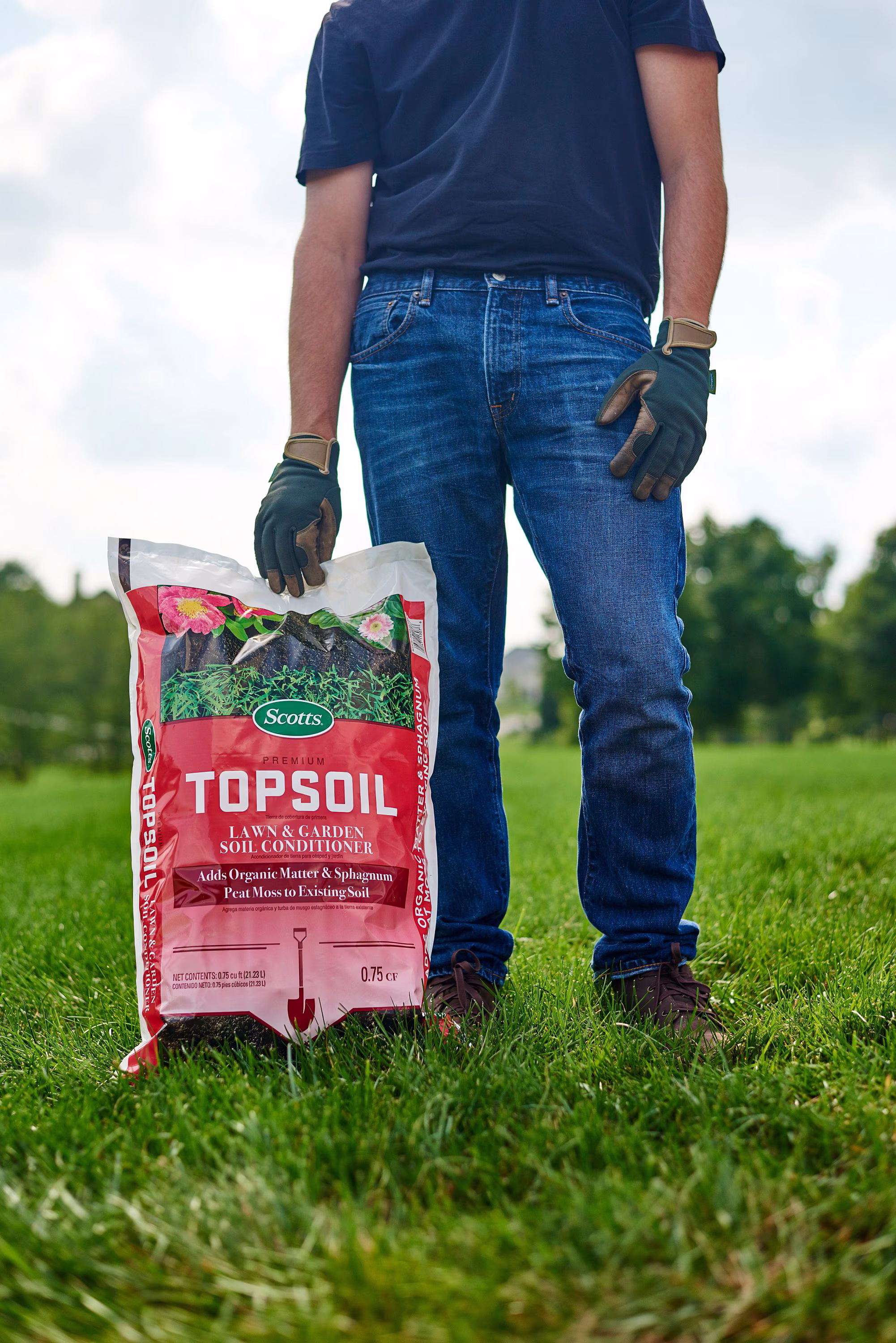 Scotts Premium Topsoil, Lawn and Garden Soil Conditioner, With Peat Moss, 0.75 cu. ft.