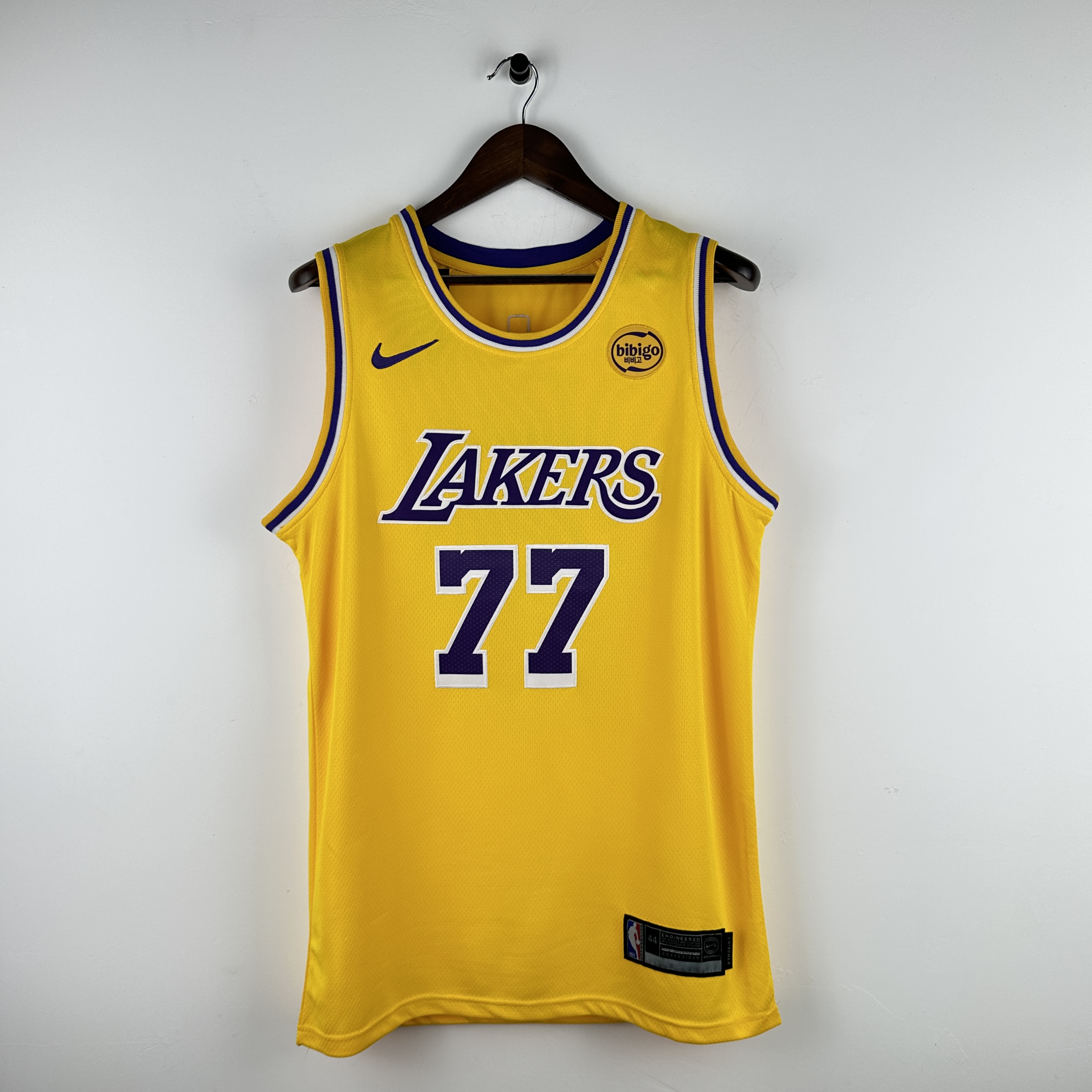 Embroidered Lakers Crew Neck Yellow No. 77 Doncic