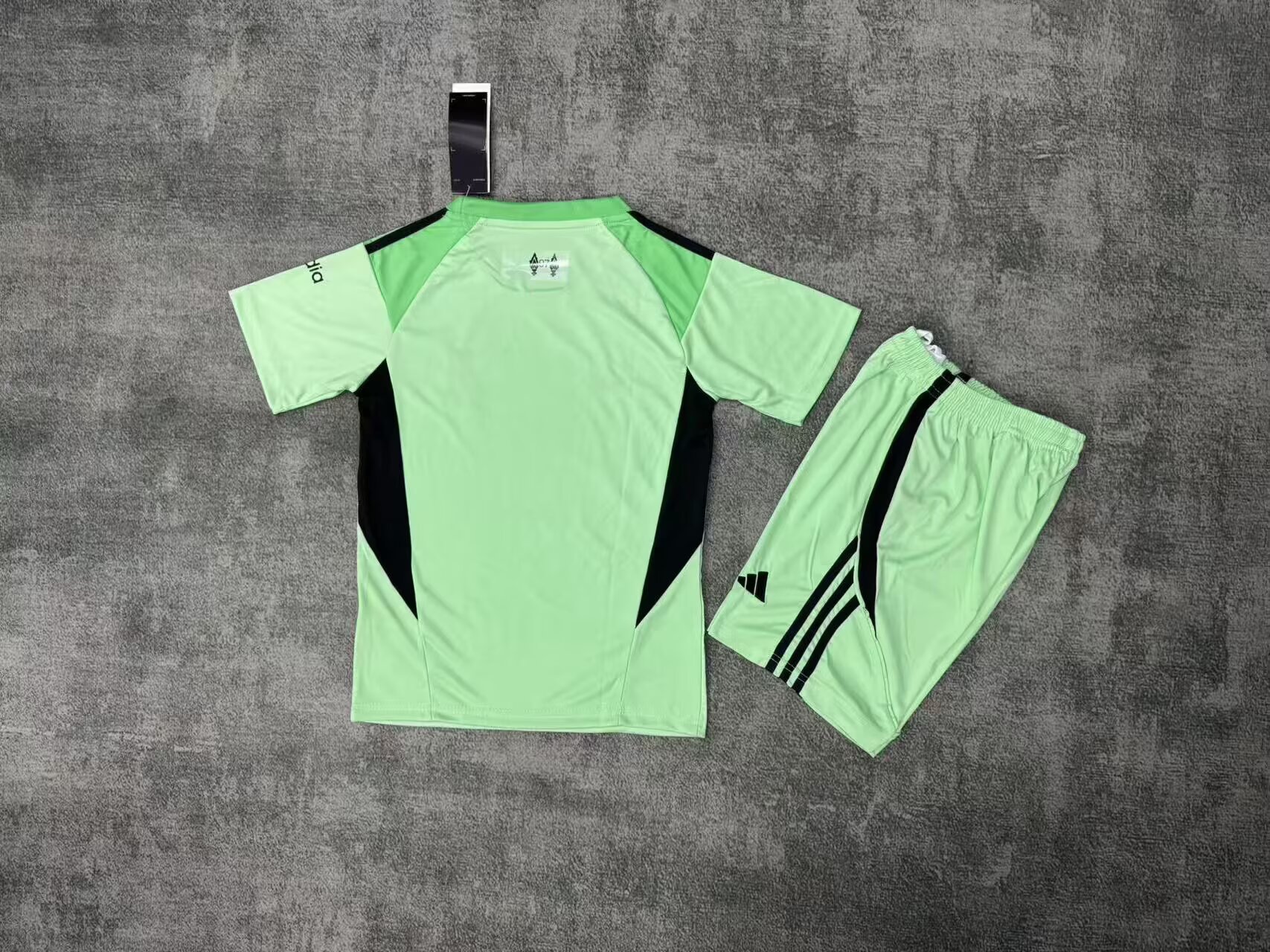 2025-26 Liverpool Goalkeeper Green Jersey - Children's Set