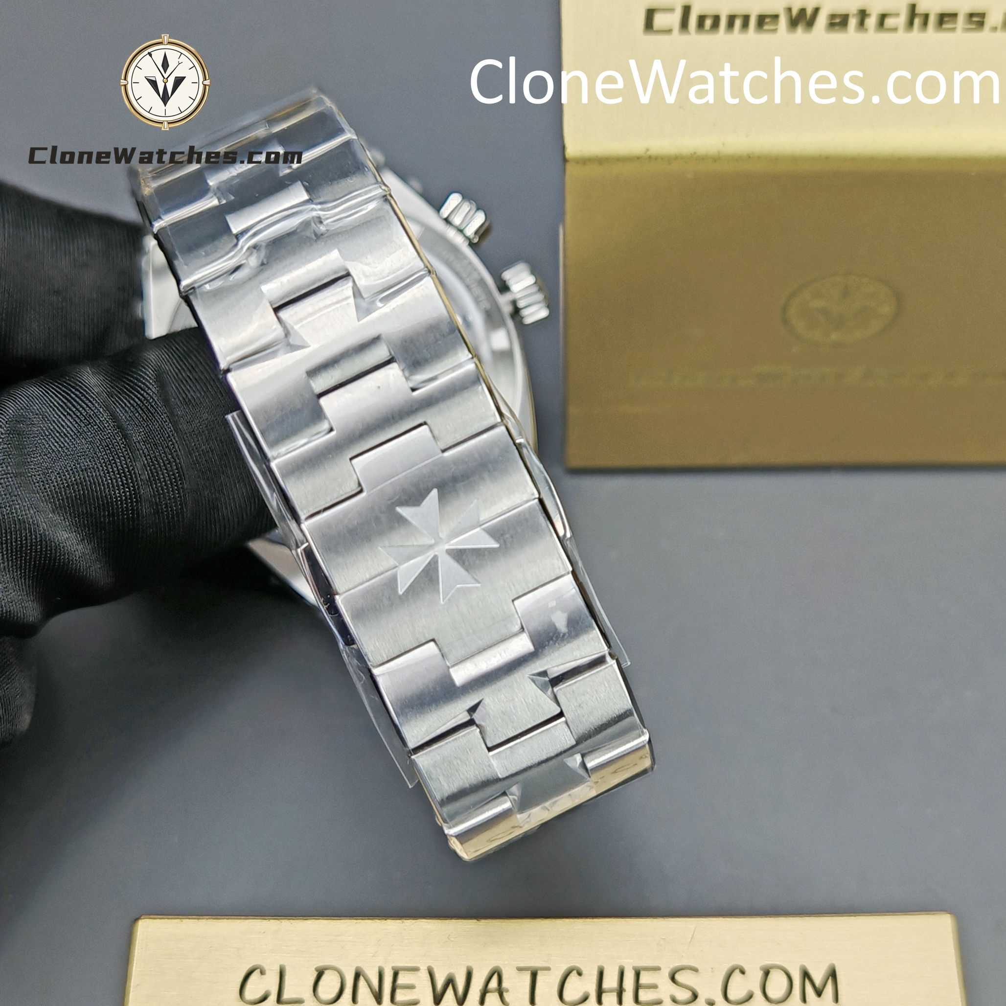 Vacheron Constantin Super Clone Watches 1:1 Overseas Dual Time 7920V/210A-B546 Black Dial