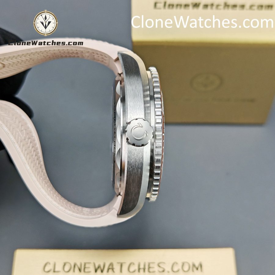 OMEGA Super Clone Watches 1:1 Seamaster Planet Ocean 600m 215.32.44.21.09.001 43.5MM