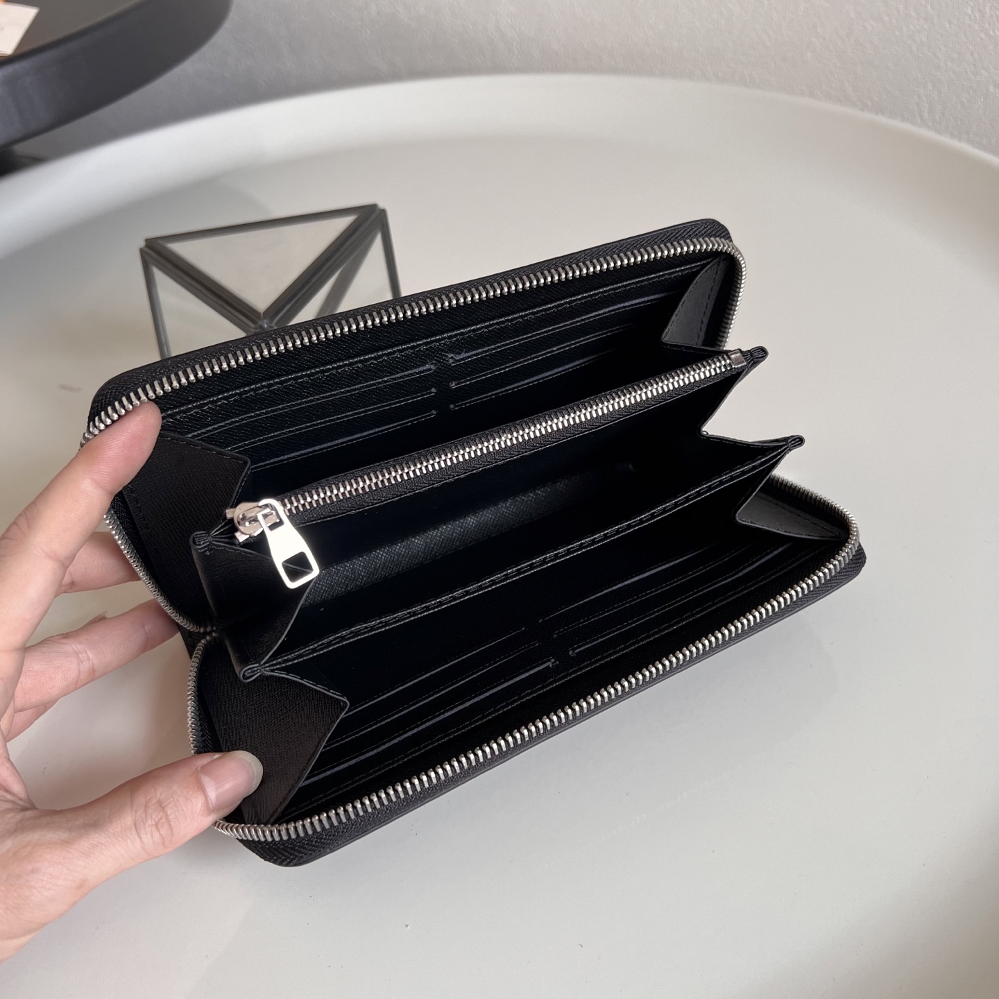 The latest style  Zippy wallet