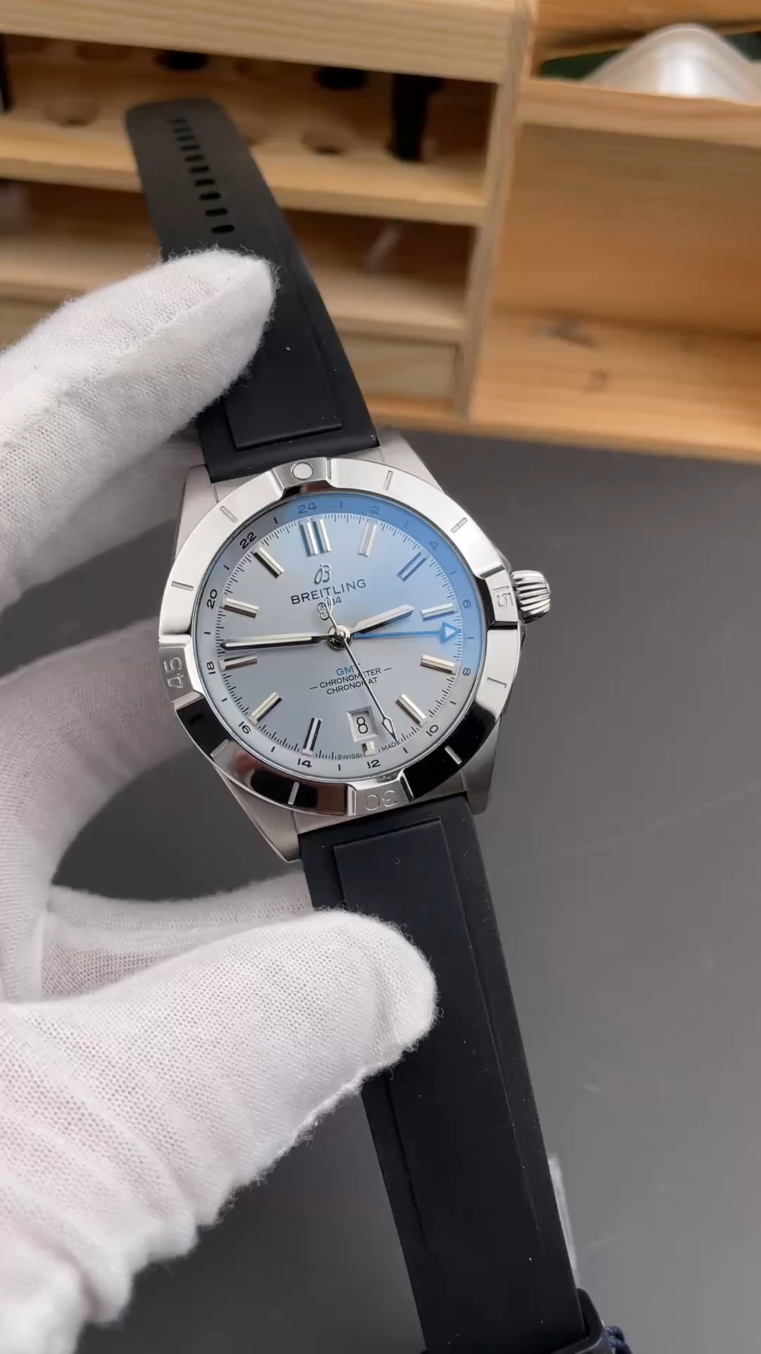 Breitling Chronomat Automatic GMT 40 P32398101C1S1 Replica