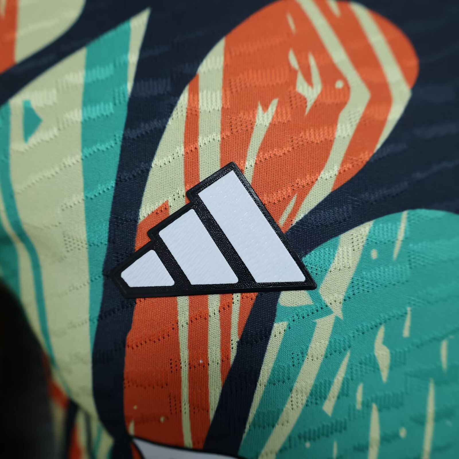 2024/25 Arsenal Training Shirt - Player Edition