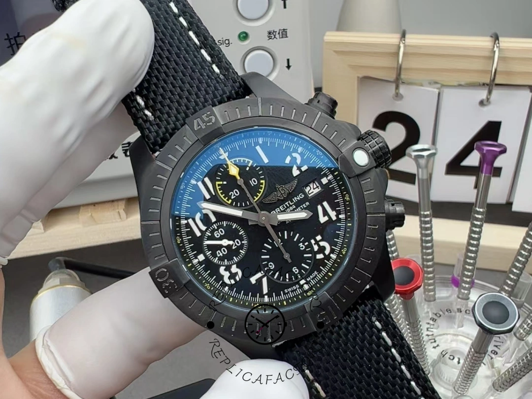 Breitling Avenger Auto Chrono V13317101B1X1 45mm Replica