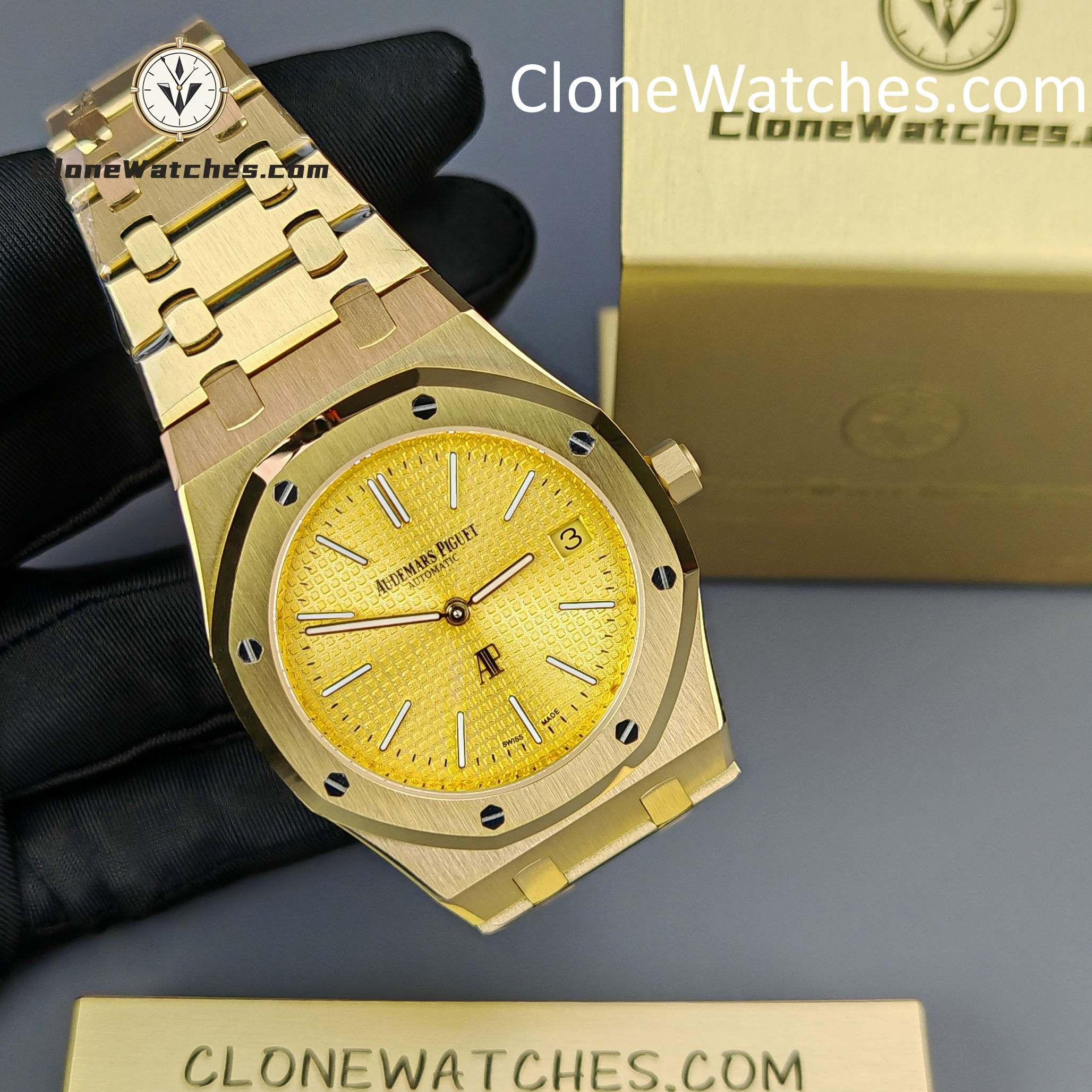 Audemars Piguet Super Clone Watches 1:1 Royal Oak “Jumbo” Extra-Thin Gold Dial 15202BA 39mm