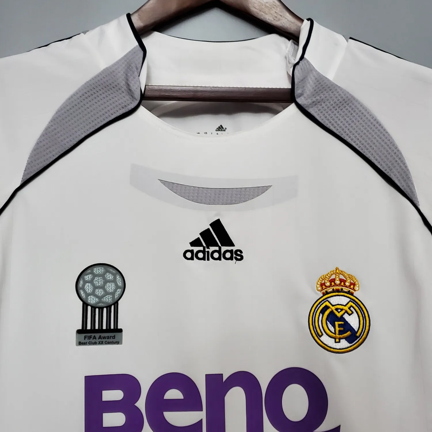 2006/07 Real Madrid Home Retro Jersey - Fans Edition