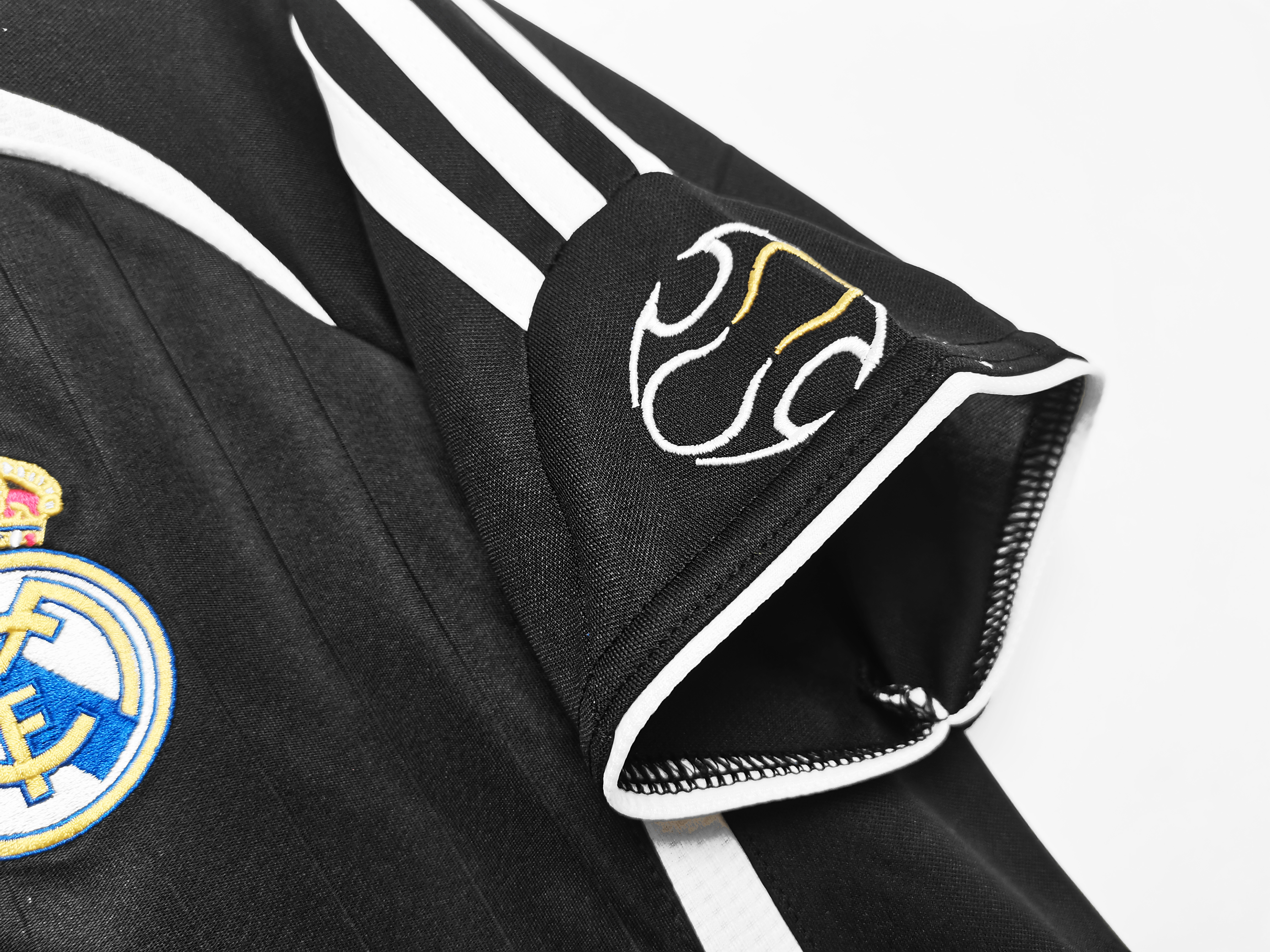 2006/07 Real Madrid Away Retro Kit - Fans Edition