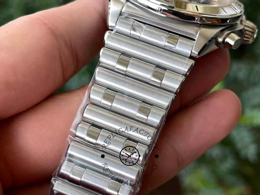 Breitling Chronomat B01 AB0134101K1A1 42mm Replica
