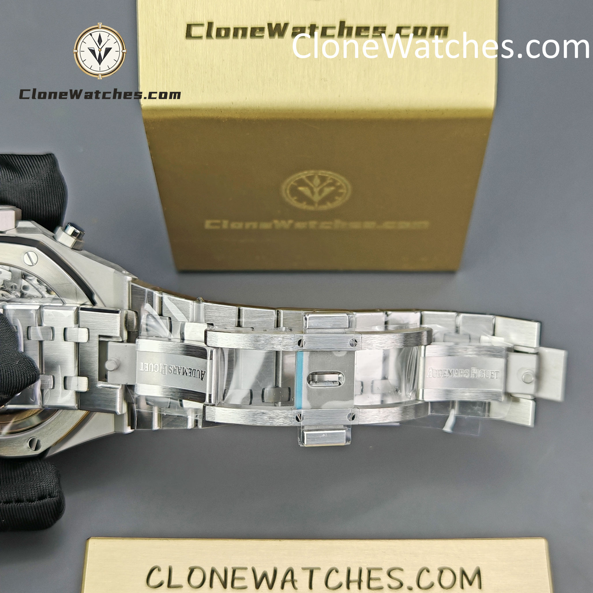 Audemars Piguet Super Clone Watches 1:1 Royal Oak White Dial 26240 Selfwinding Chronograph
