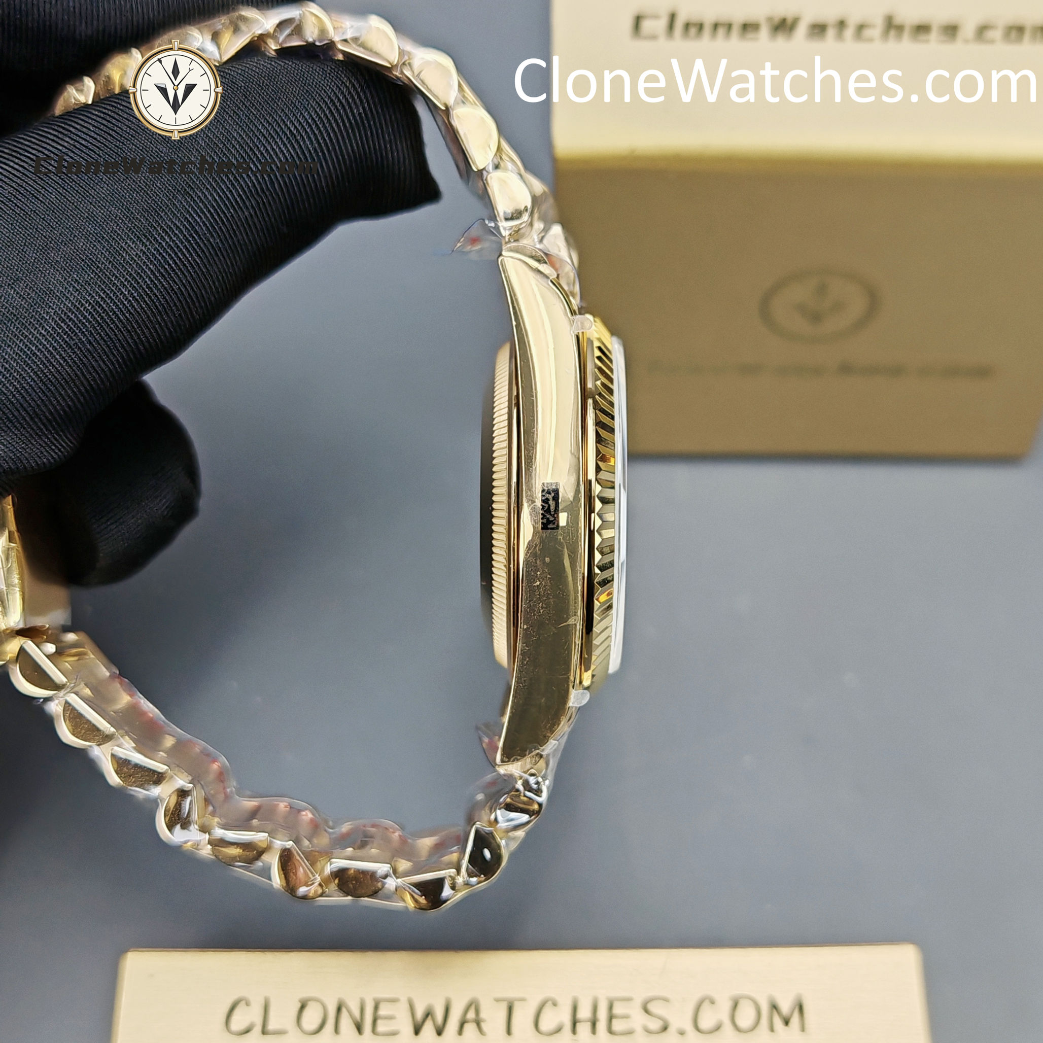 Rolex Super Clone Watches 1:1 Day Date 18K Gold Champagne Dial 36mm m128238-0045 3255 Movement