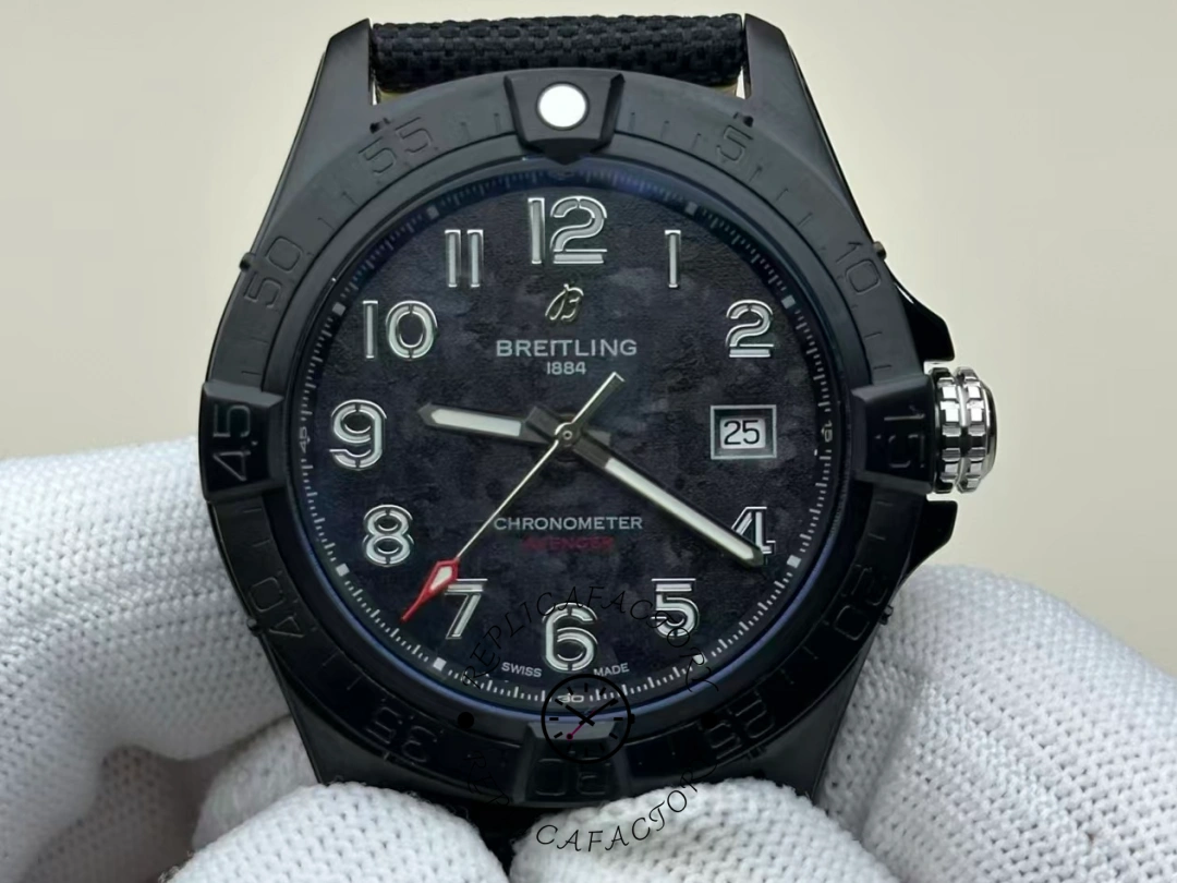 Breitling Avenger Automatic 42mm S17328101B1X1 Replica