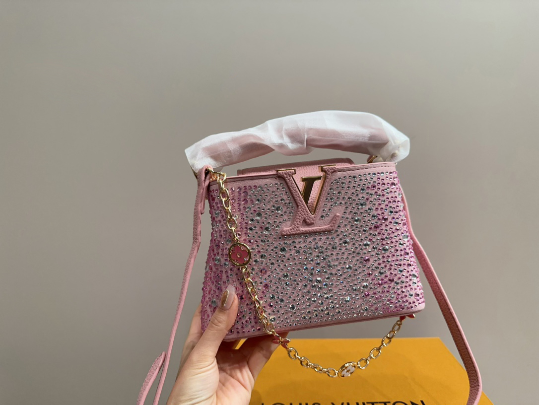 Louis Vuitton Capucines classic bag