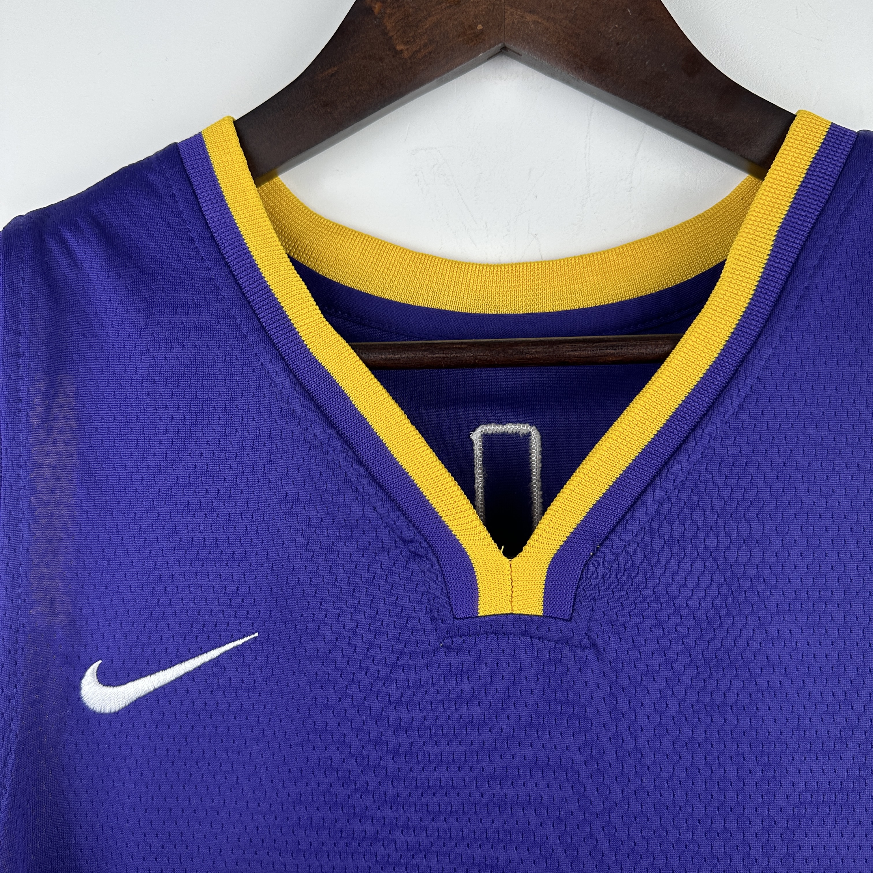 Embroidered Lakers V-neck purple No. 24 Kobe