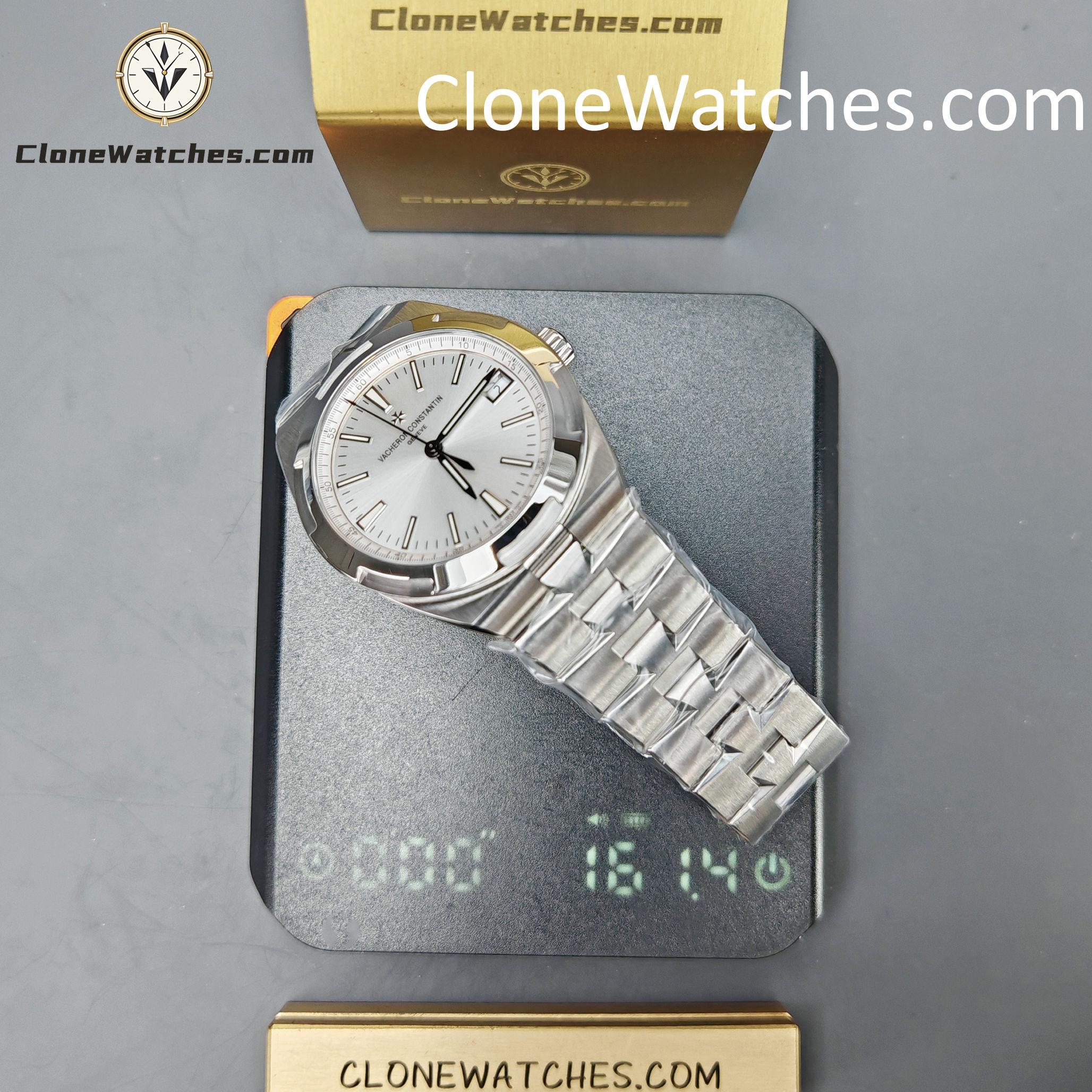 Vacheron Constantin Super Clone Watches 1:1 Overseas 4500V/210A-B126 Silvery white Dial