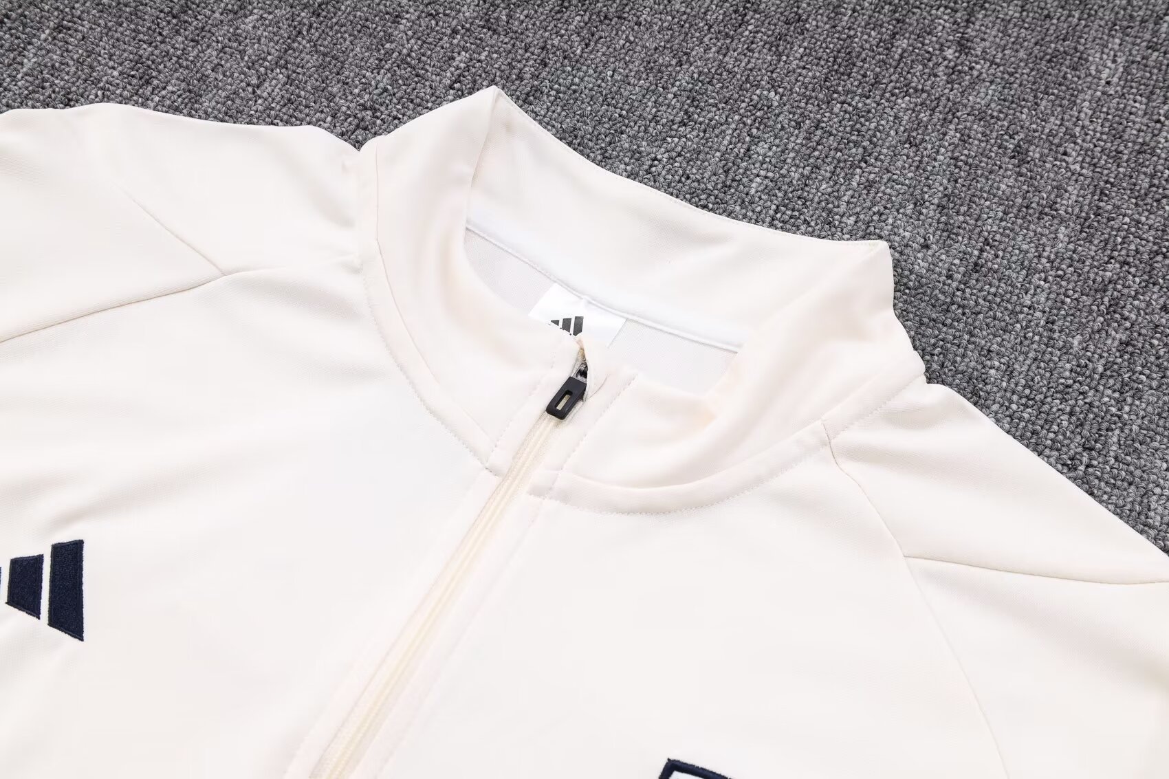 2023/2024 Italy Half-Pull Training Suit Off-White Soccer Shirt Set