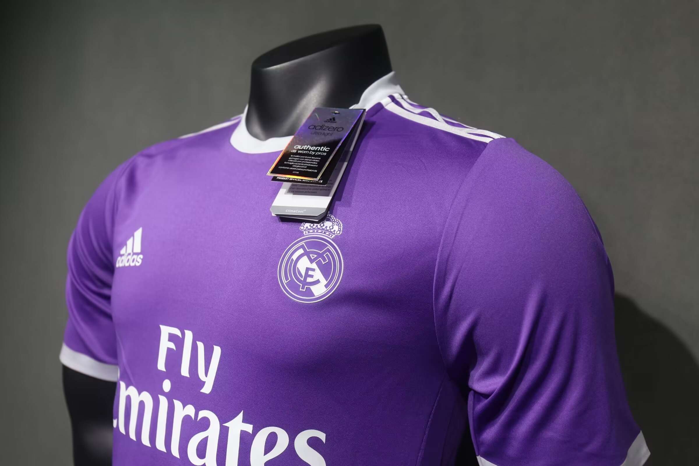 2016/17 Real Madrid Away Jersey - Player Version