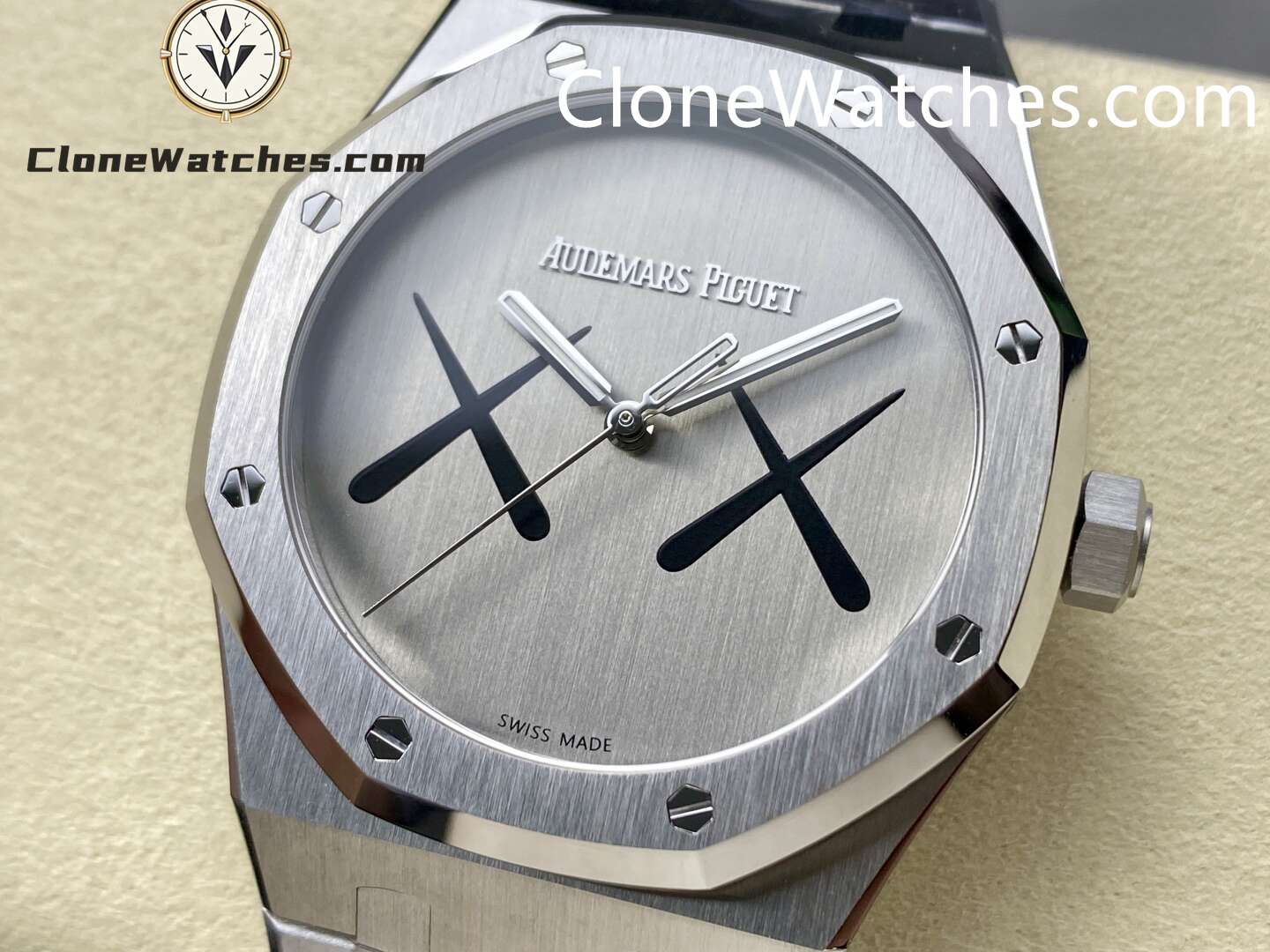 Audemars Piguet Super Clone Watches 1:1 Royal Oak x Kaws Sliver XX Dial 41 mm