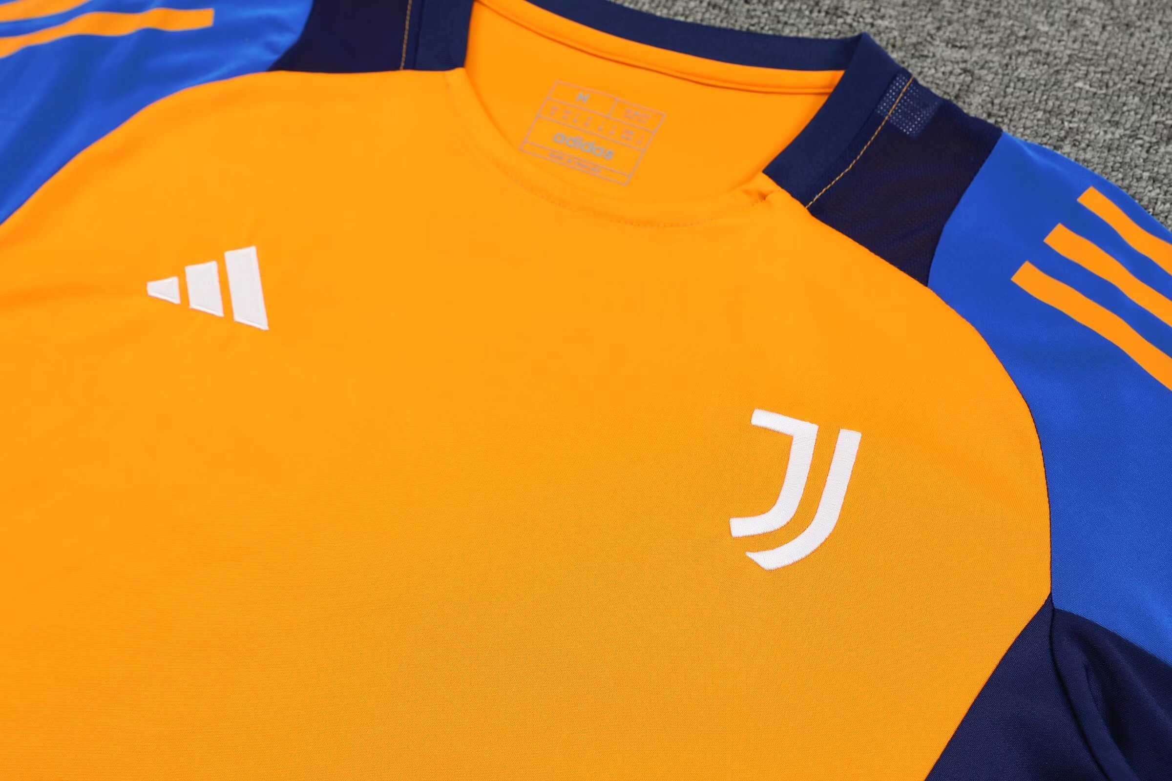 2024/25 Juventus short sleeve Training Jersey - Adult Set
