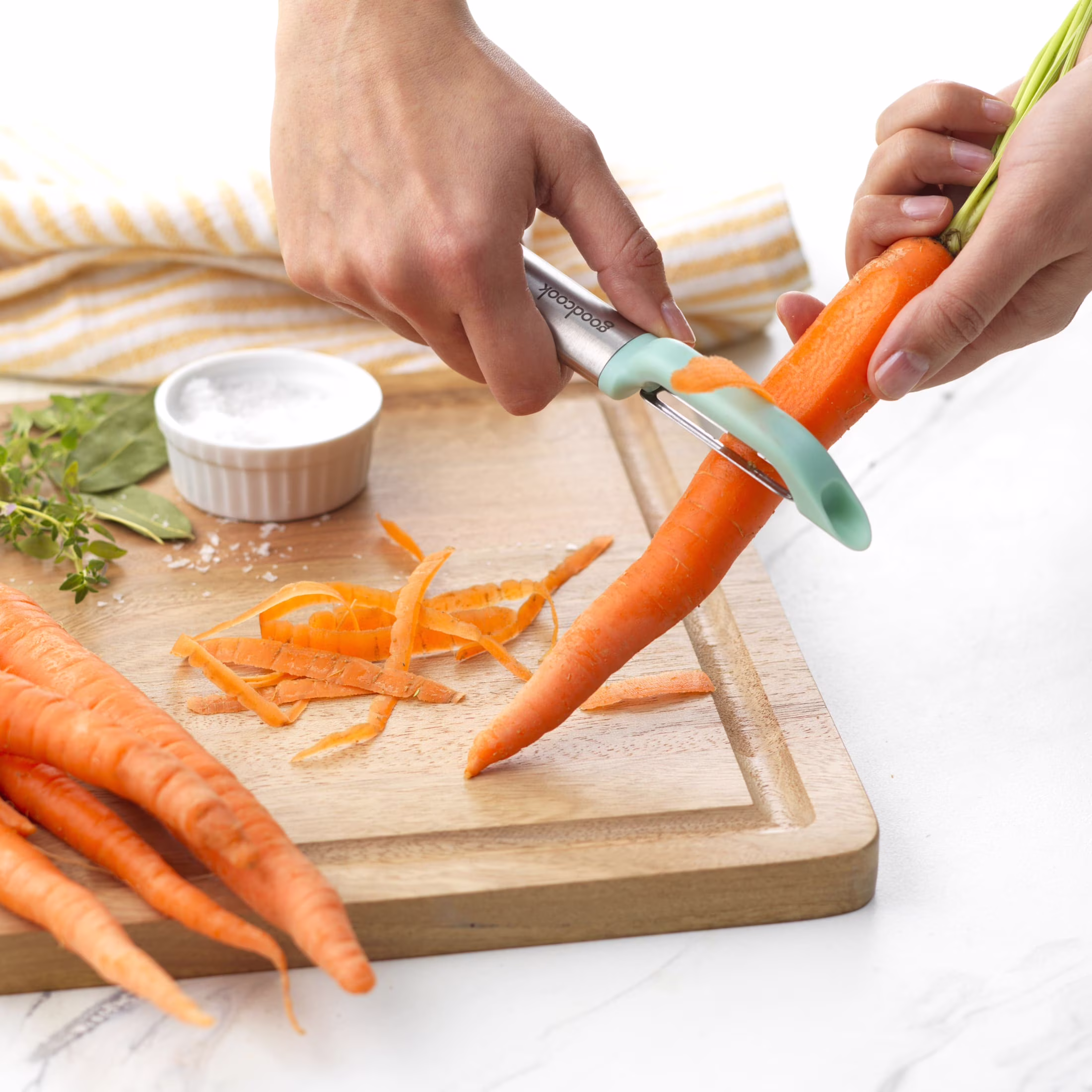 GoodCook Pro Swivel Peeler