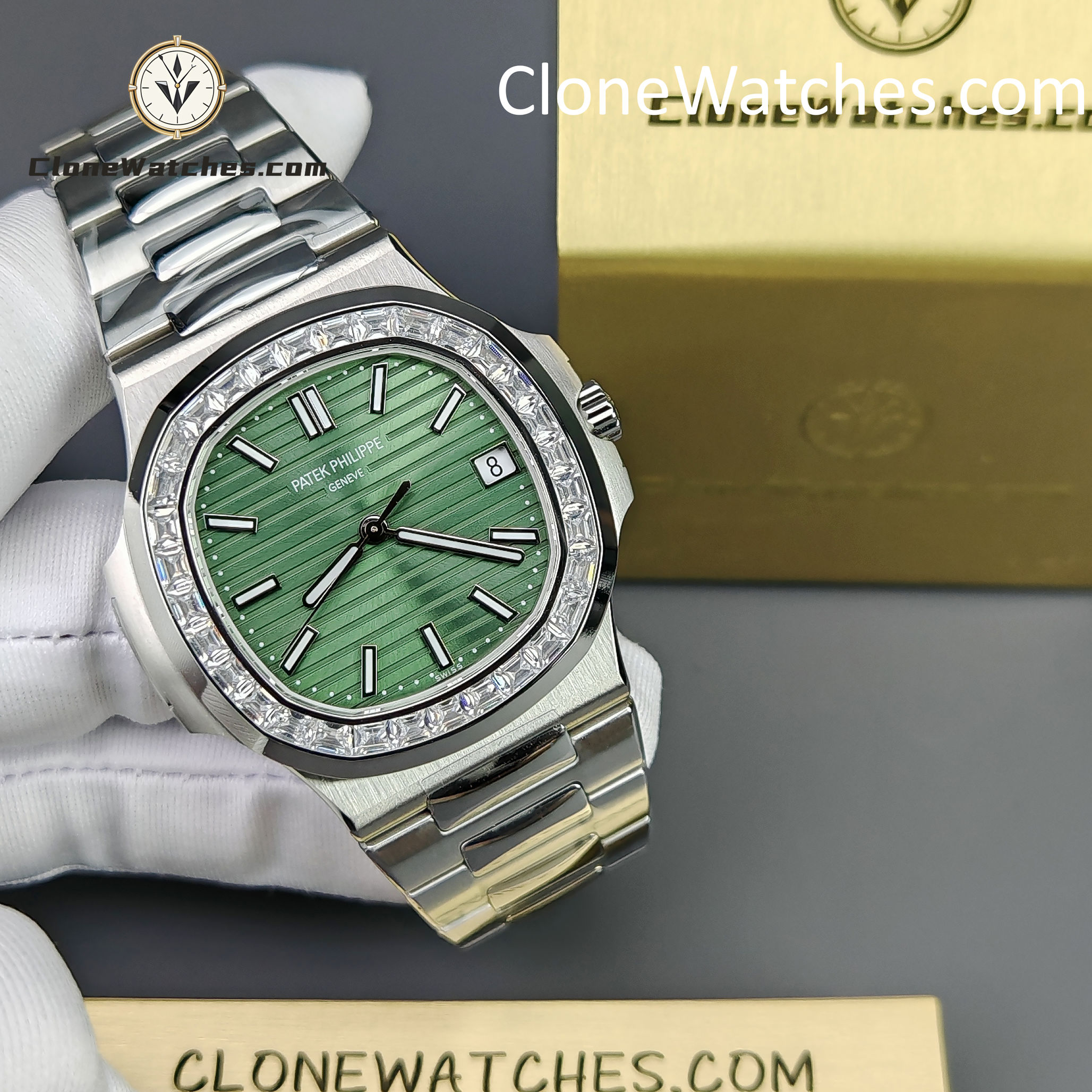 Patek Philippe Super Clone Watches 1:1 Nautilus 5711 Green Dial Diamond Bezel