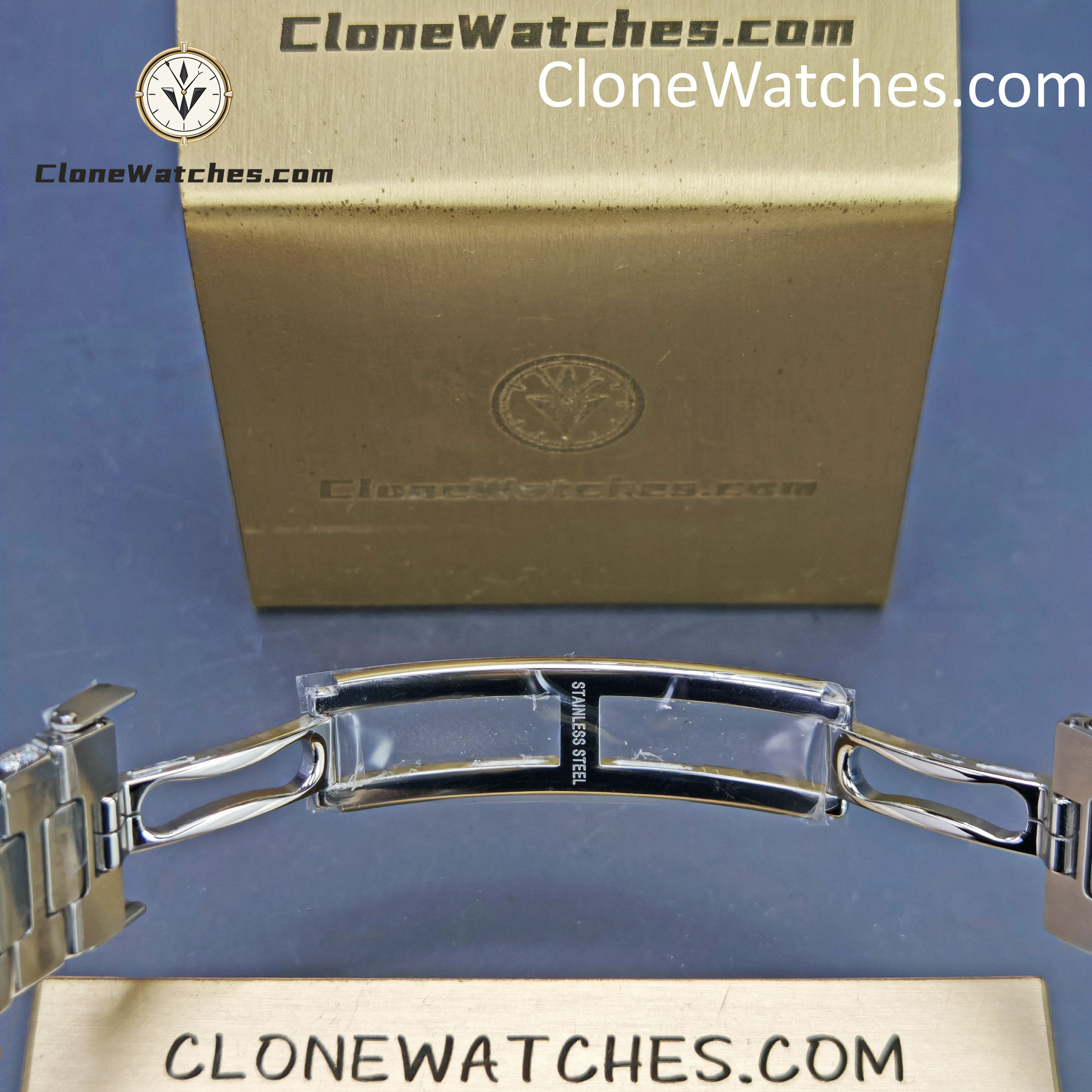 Patek Philippe Super Clone Watches 1:1 Nautilus 5719/10G Diamond