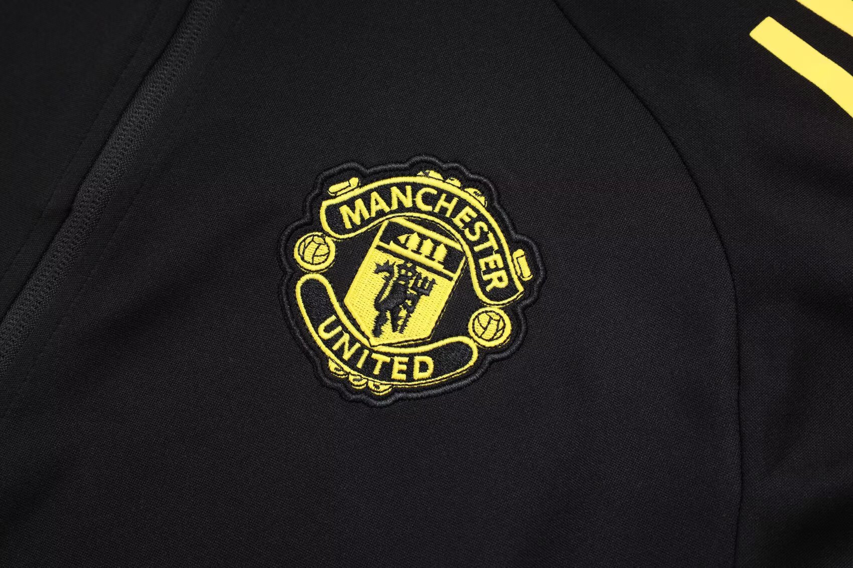 2025/26 Manchester United Black Jacket Tracksuit