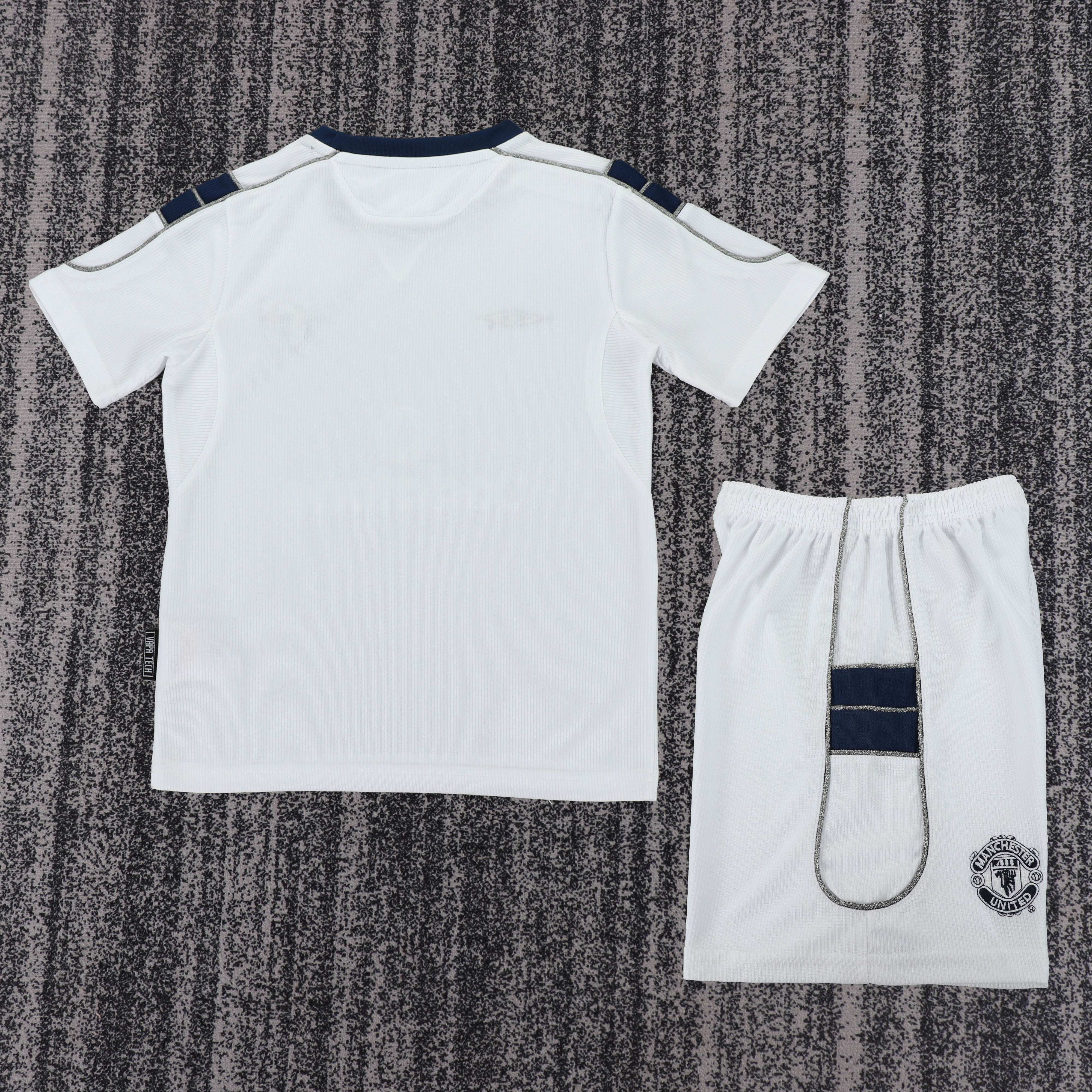 2000-01 Manchester United Away Retro Children's Jersey Set - Fans Edition