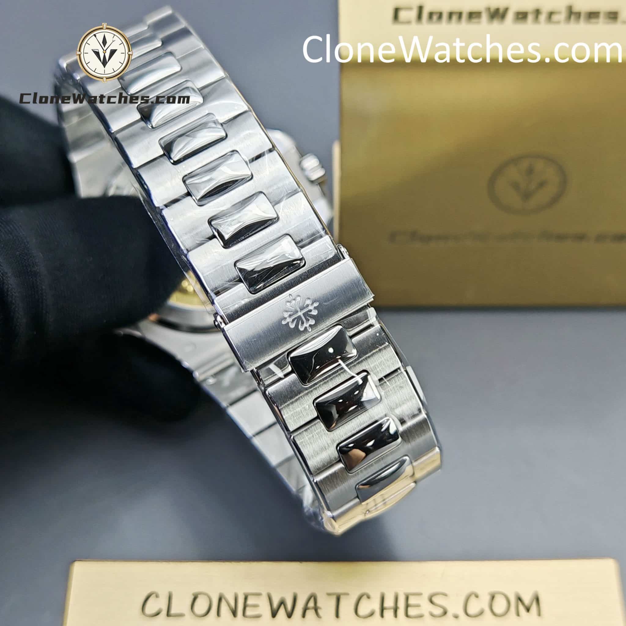 Patek Philippe Super Clone Watches 1:1 Nautilus 5713 Blue Dial Diamond