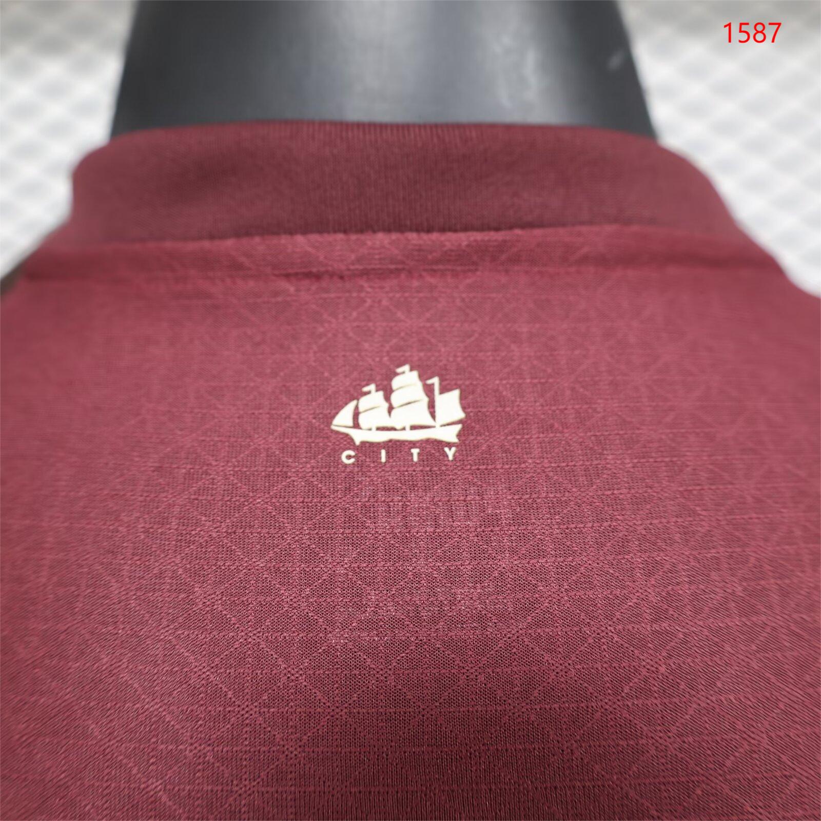 2024/25 Manchester City Second Shirt - Player Edition