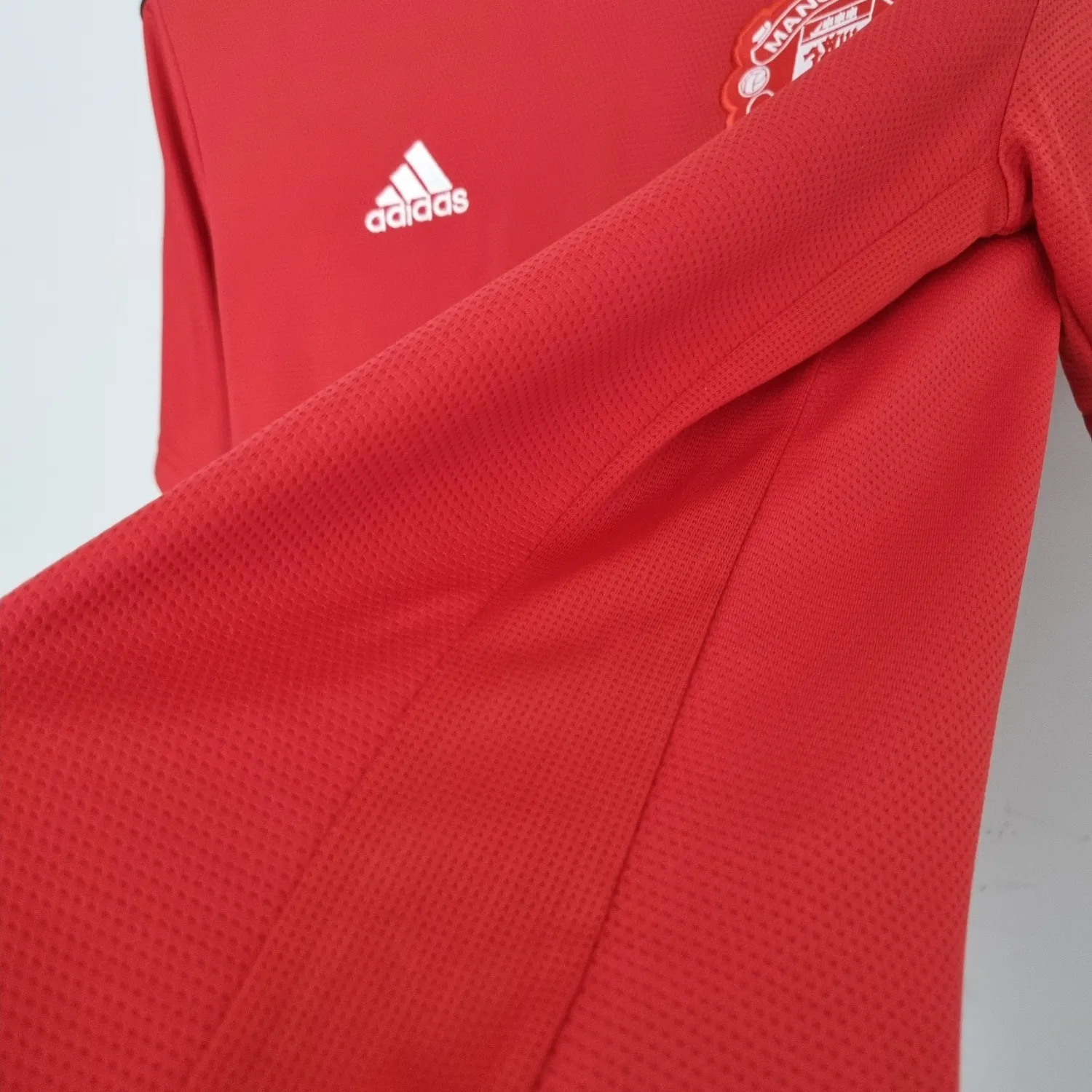 2022/2023 Manchester United training red jersey - Fans Edition