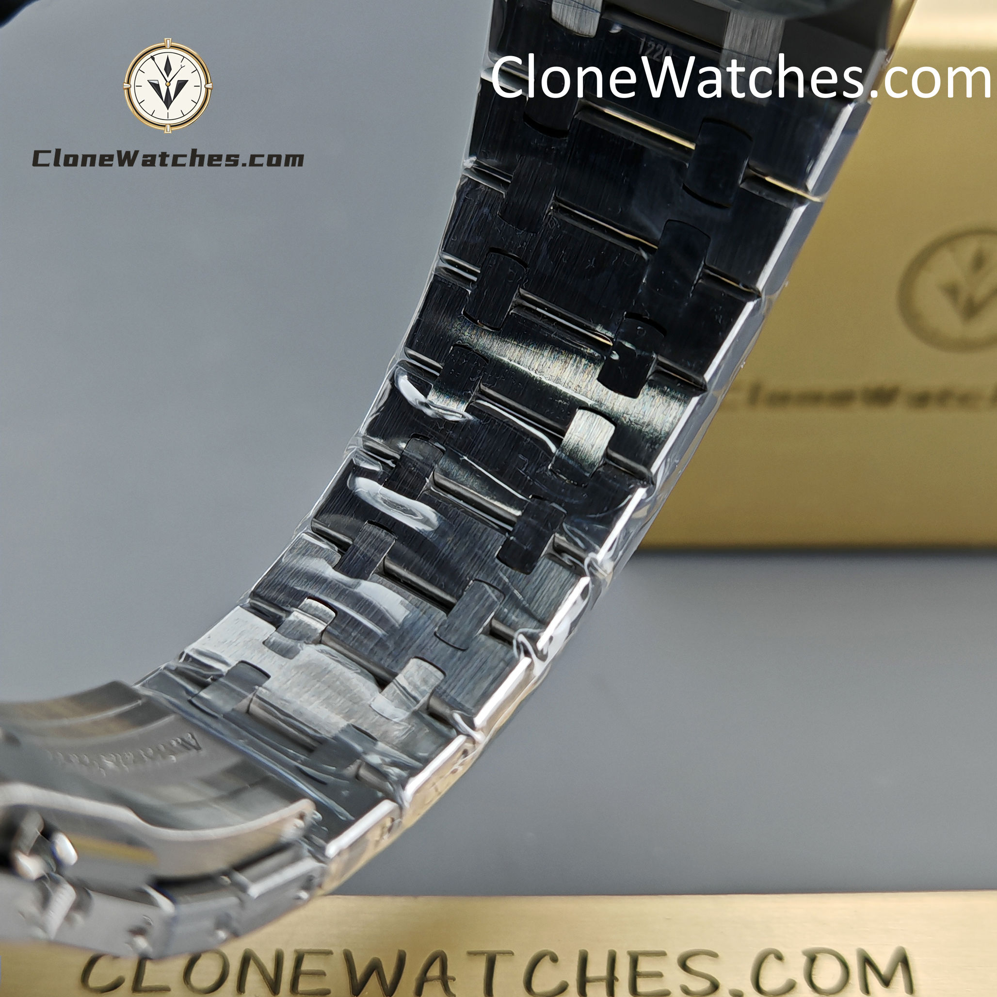 Audemars Piguet Super Clone Watches 1:1 Royal Oak 15407 Skeleton Dial