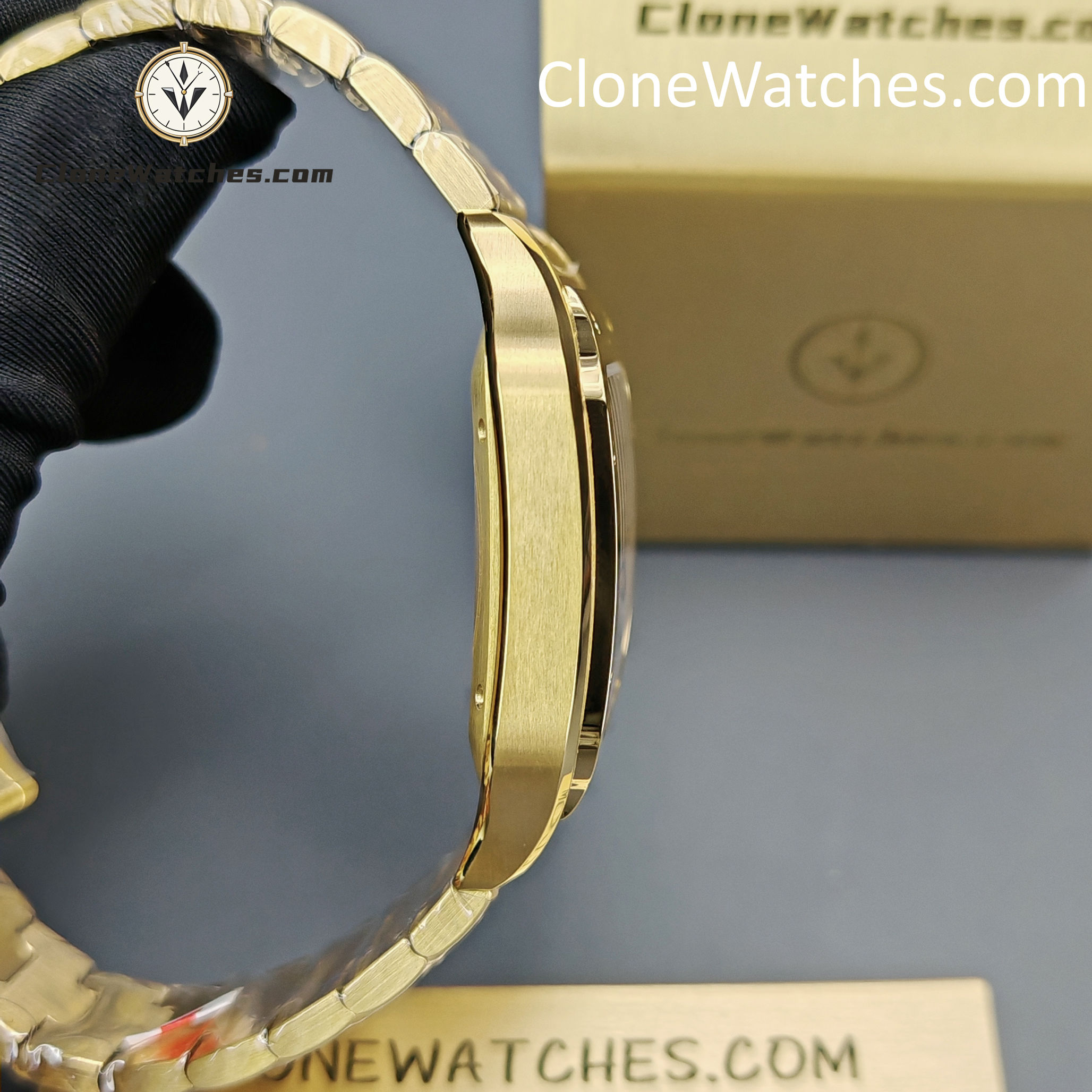 Cartier Super Clone Watches 1:1 Santos 18K Gold White Dial 39.8MM WGSA0009