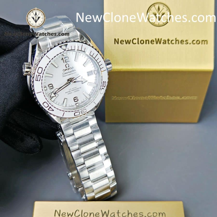 OMEGA Super Clone Watches 1:1 Seamaster Planet Ocean 600M 39.5MM 215.30.40.20.04.001