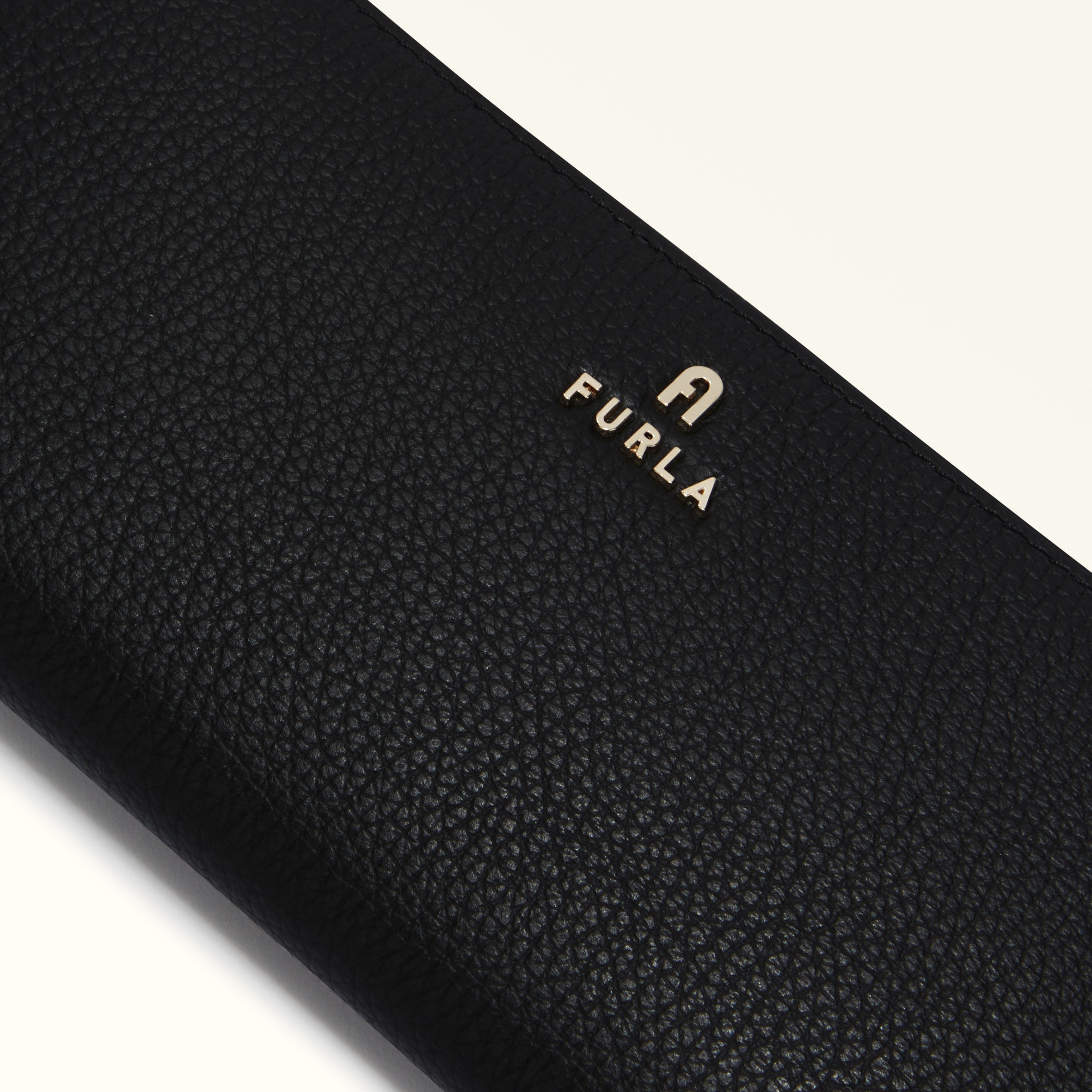 Furla Camelia Zip Around L