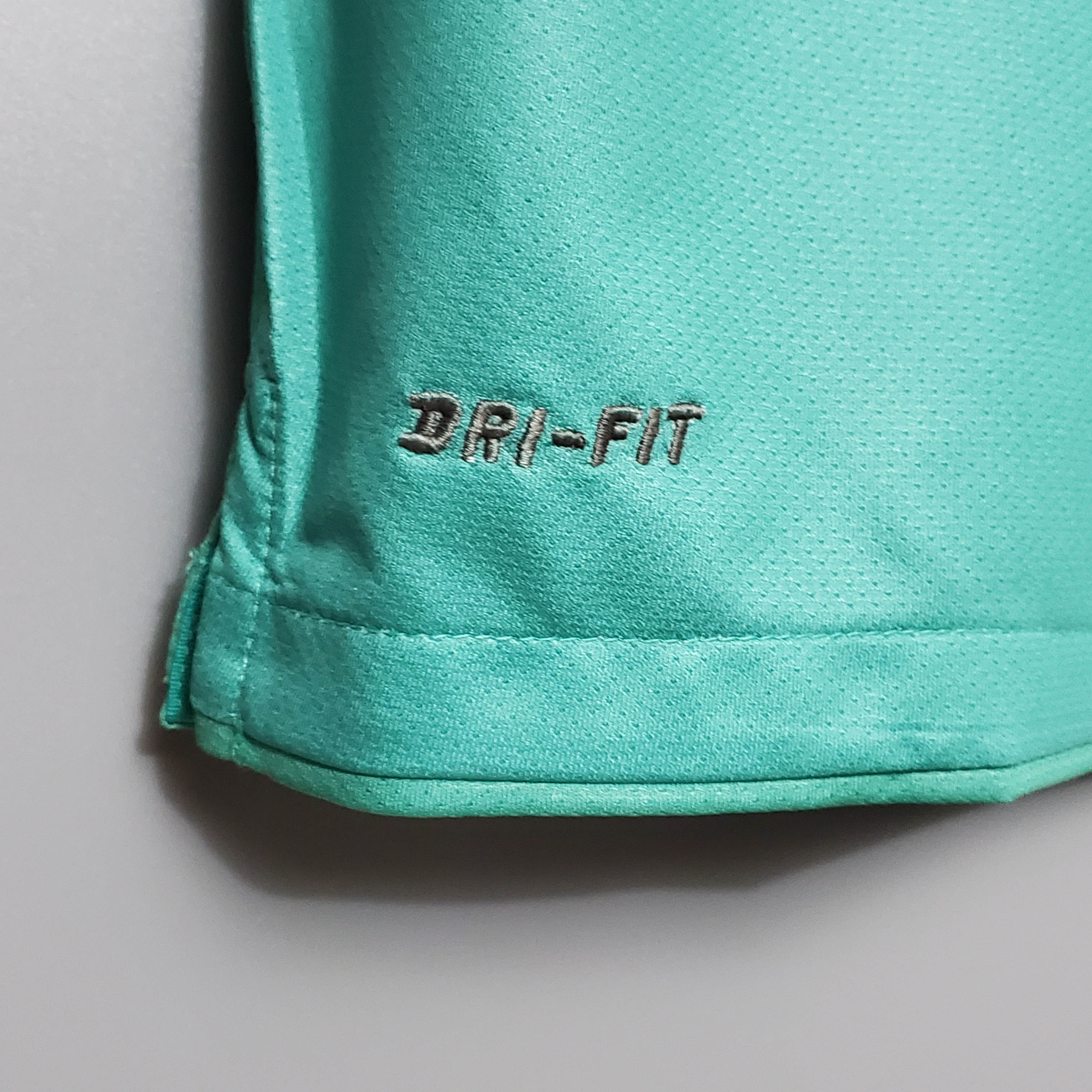 2010/2011 Retro Barcelona Away Football Shirt 1:1 Thai Quality - Fans Edition