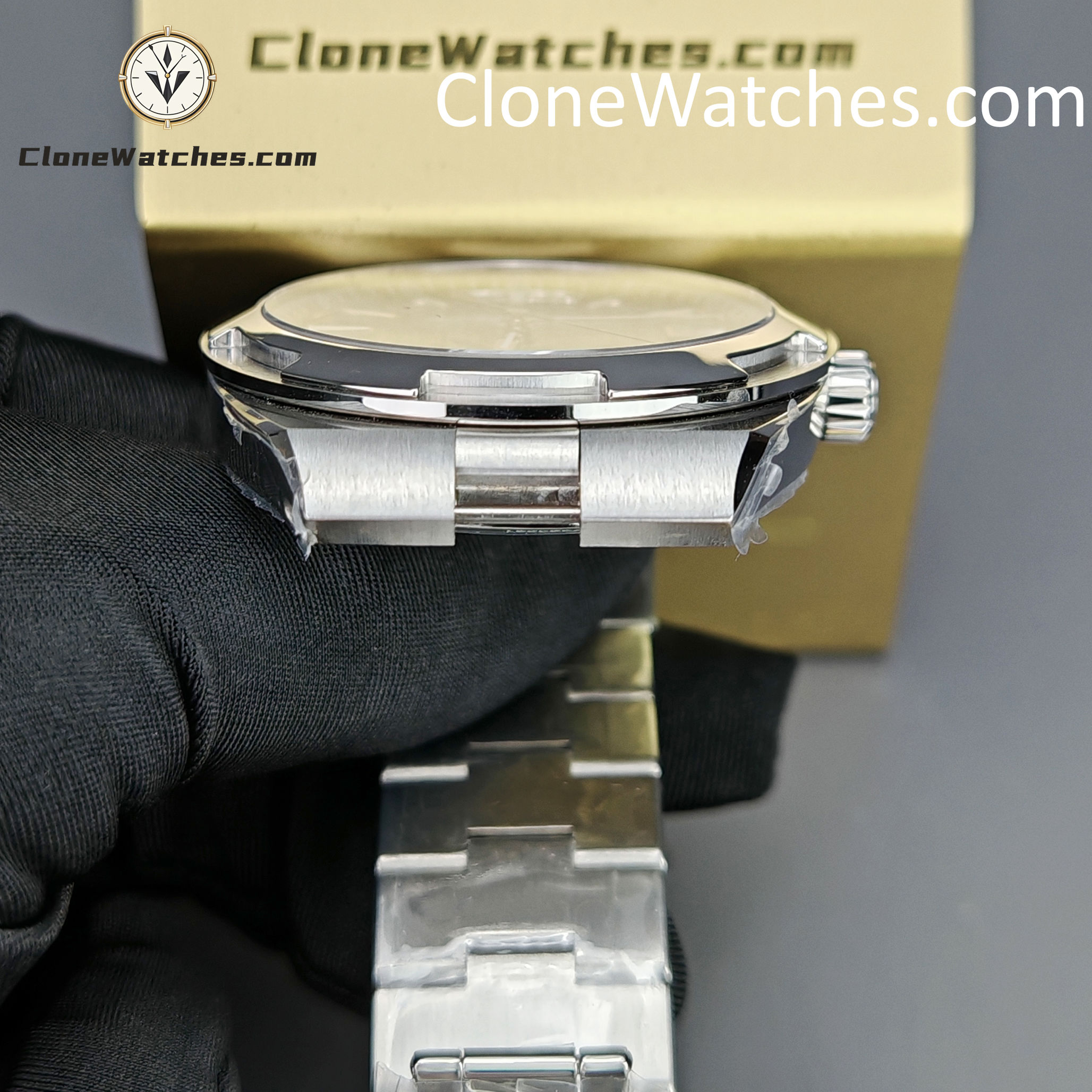 Vacheron Constantin Super Clone Watches 1:1 Overseas 4500V/110A-B146 Coffee Dial
