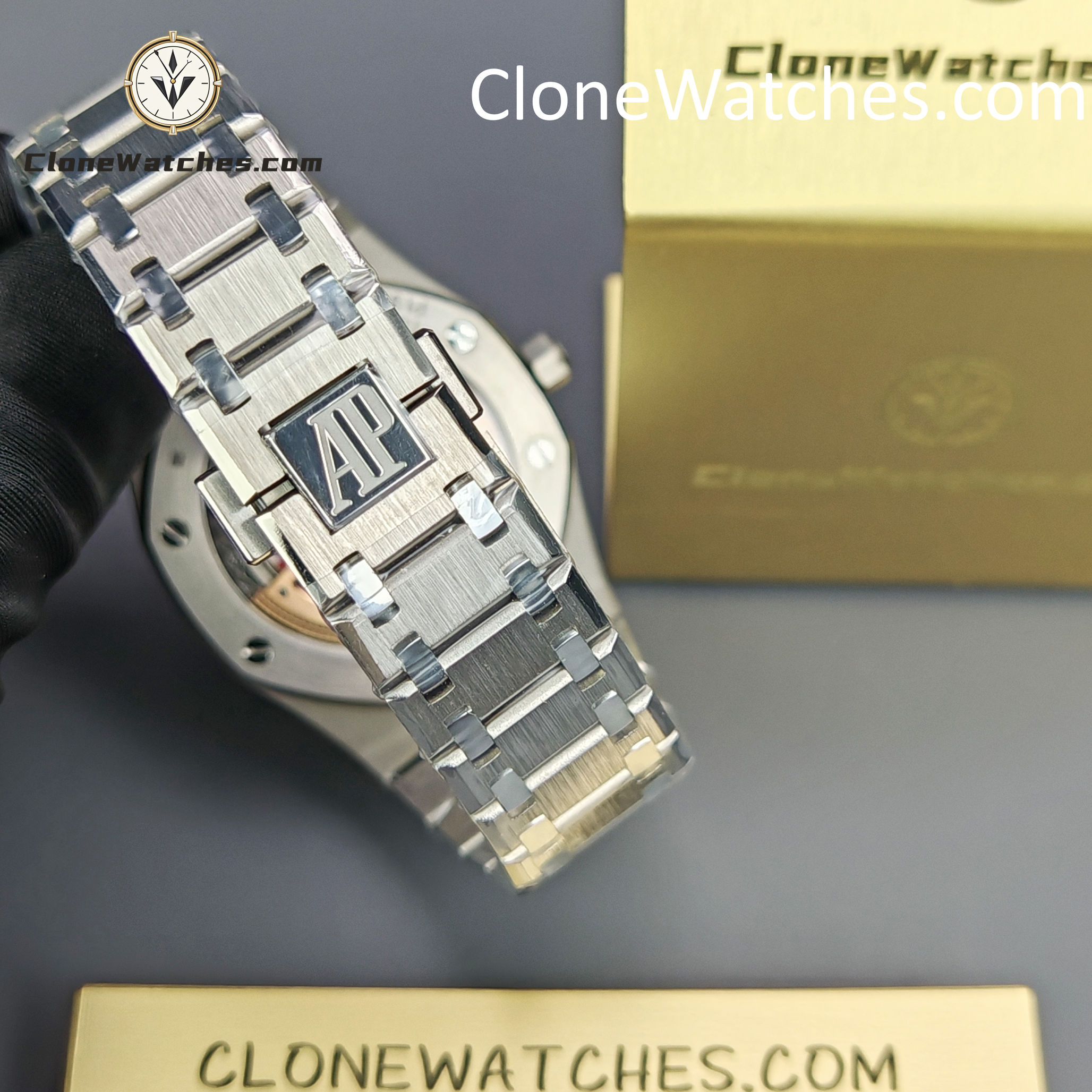 Audemars Piguet Super Clone Watches 1:1 Royal Oak “Jumbo” 15202IP Blue Dial