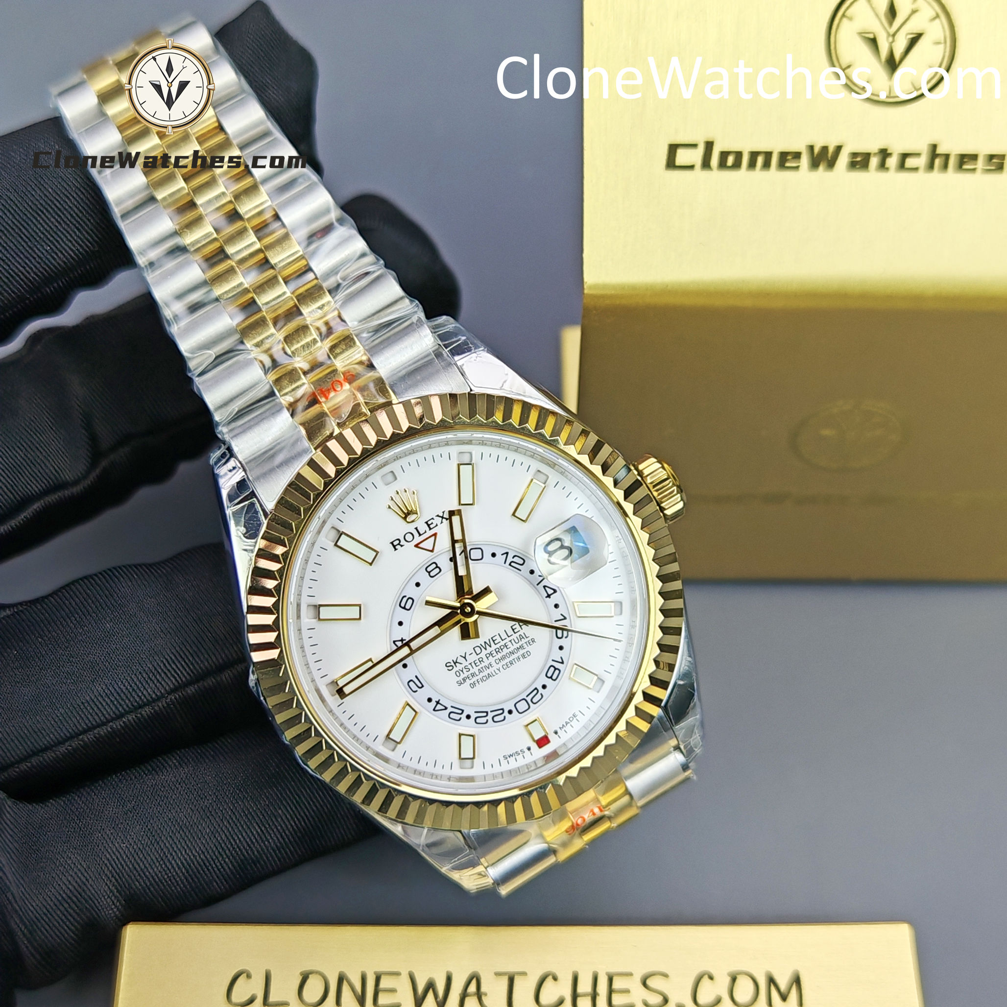 Rolex Super Clone Watches 1:1 Sky Dweller White Dial Jubilee m336933-0006 42MM