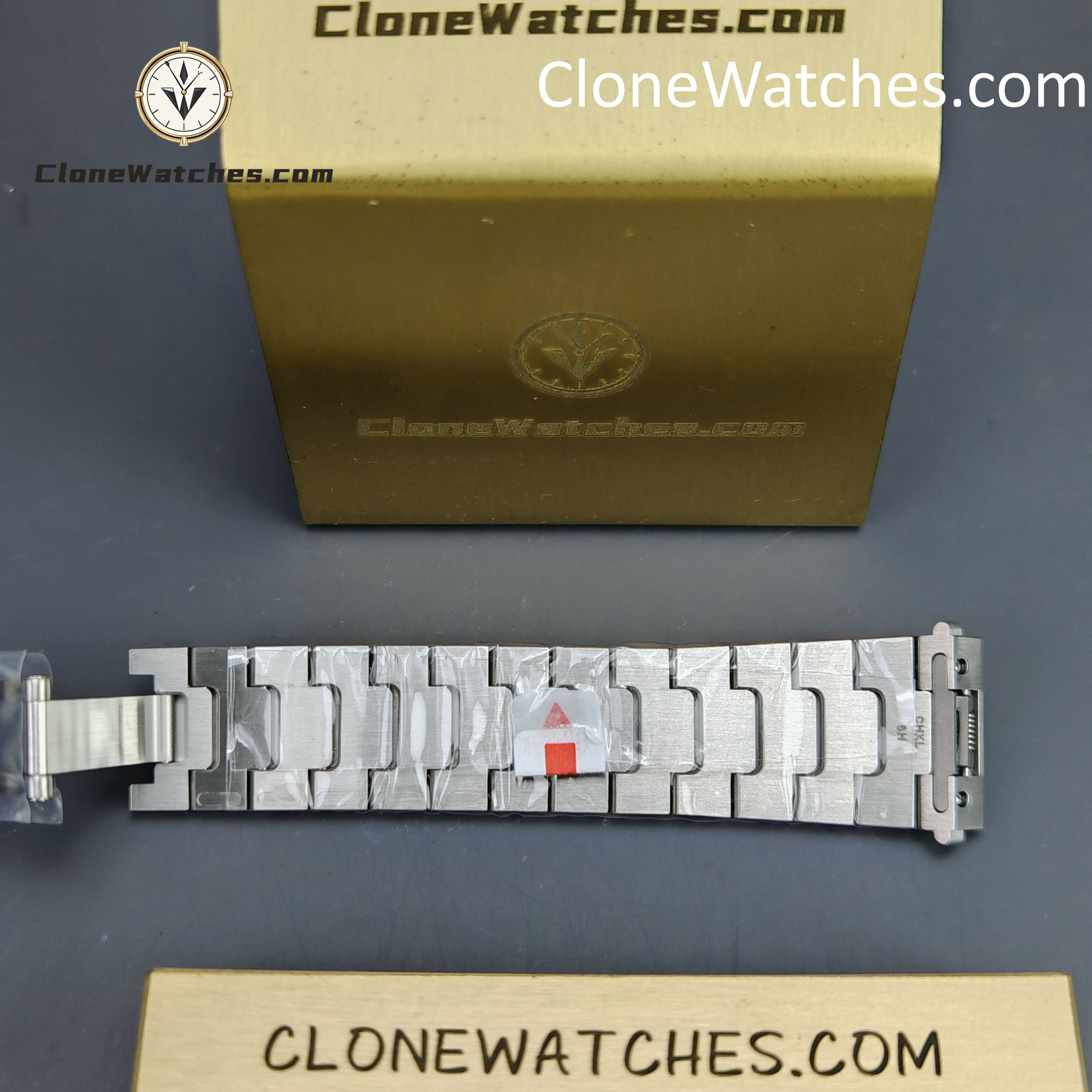 Cartier Super Clone Watches 1:1 Santos Series Green Dial 35.1MM WSSA0061
