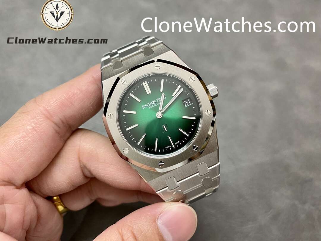 Audemars Piguet Super Clone Watches 1:1 Royal Oak”Jumbo” Extra-Thin 16202 Gradient Green Dial 39MM