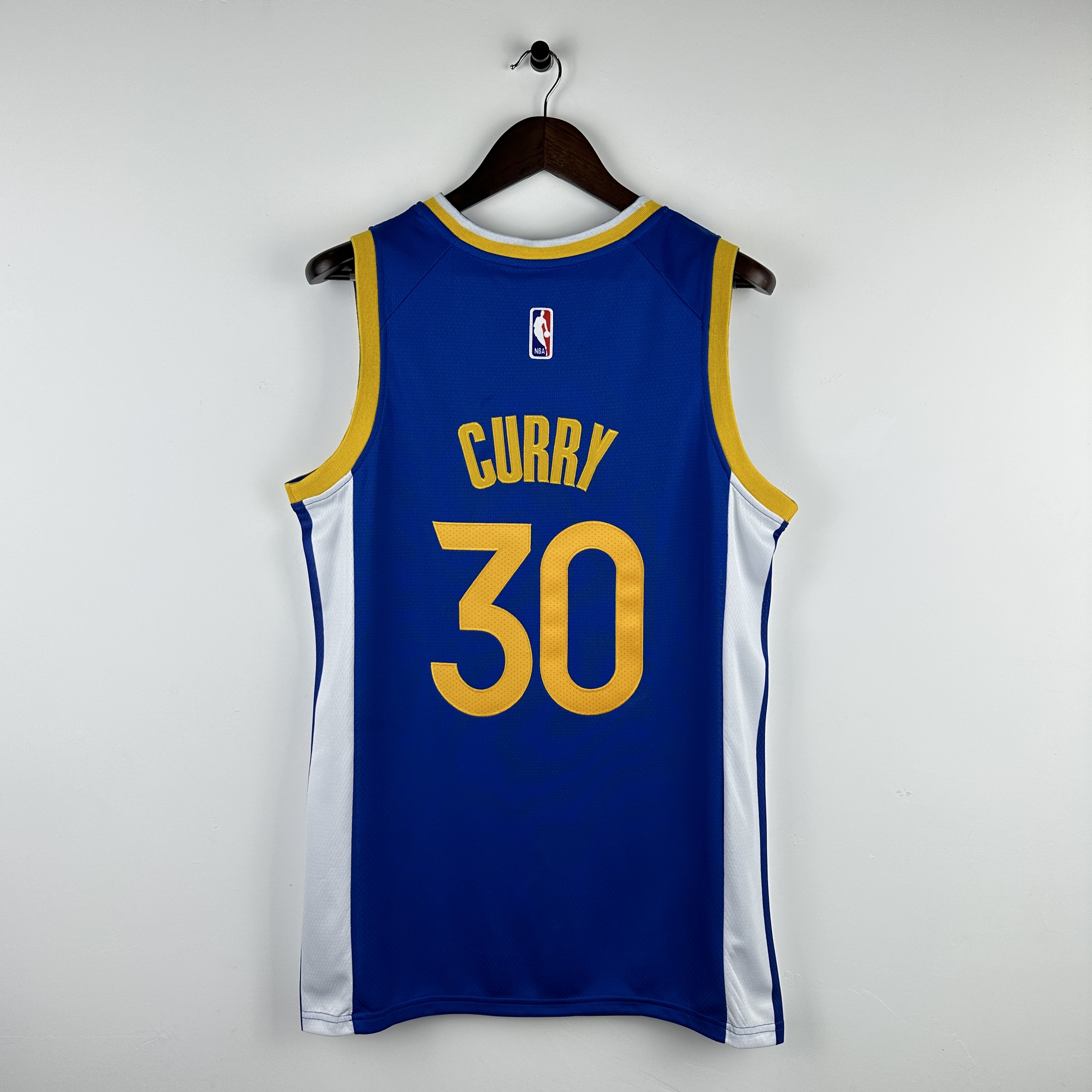 Embroidered Warriors V-neck blue No. 30 Curry