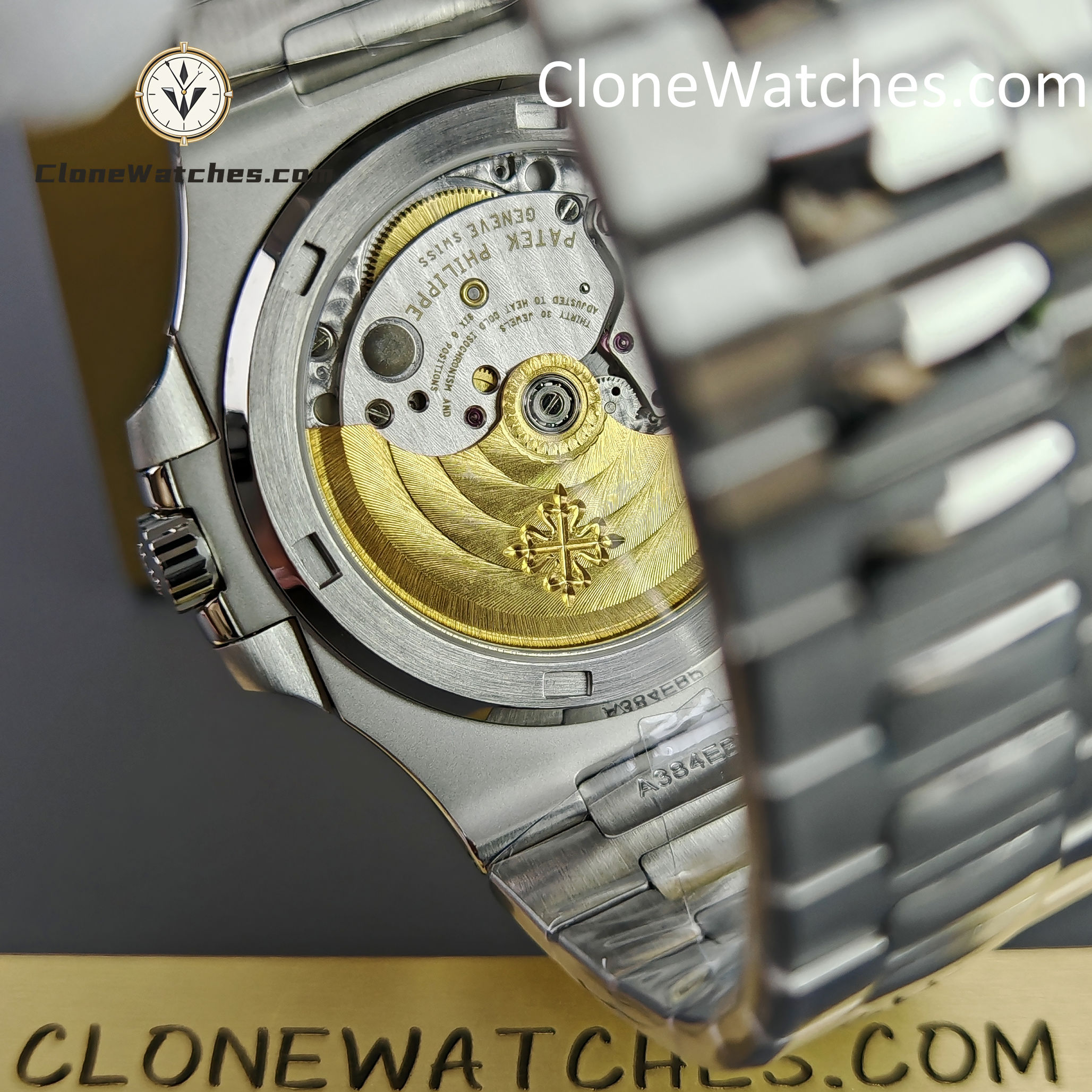 Patek Philippe Super Clone Watches 1:1 Nautilus 5711 Green Dial Diamond Bezel