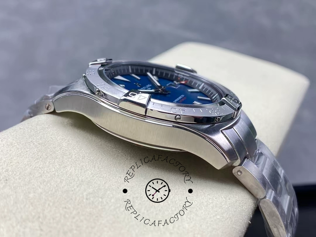 Breitling Avenger Automatic 42mm A17328101C1A1 Replica