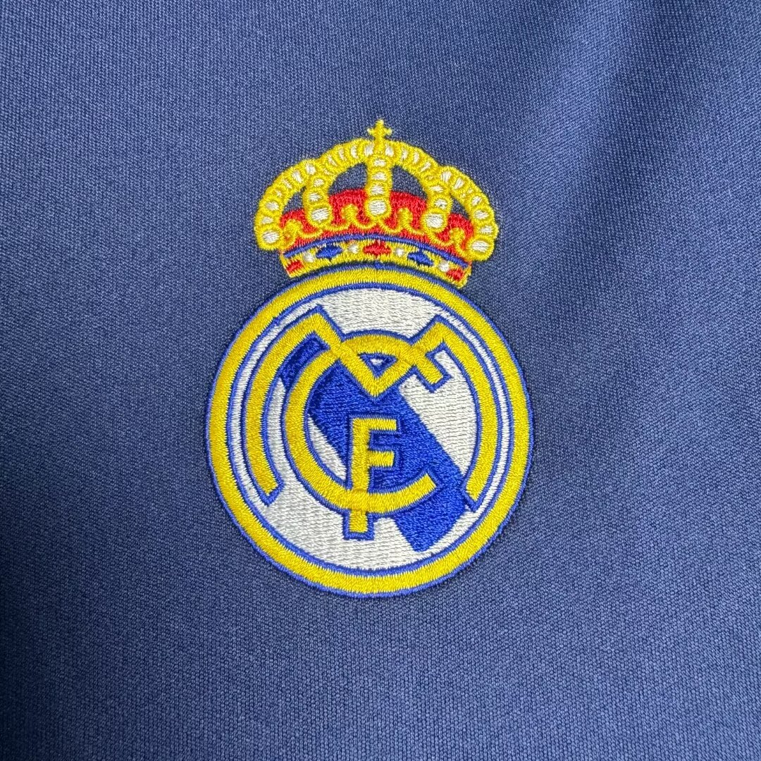 2005/06 Real Madrid Away Retro Jersey - Fans Edition