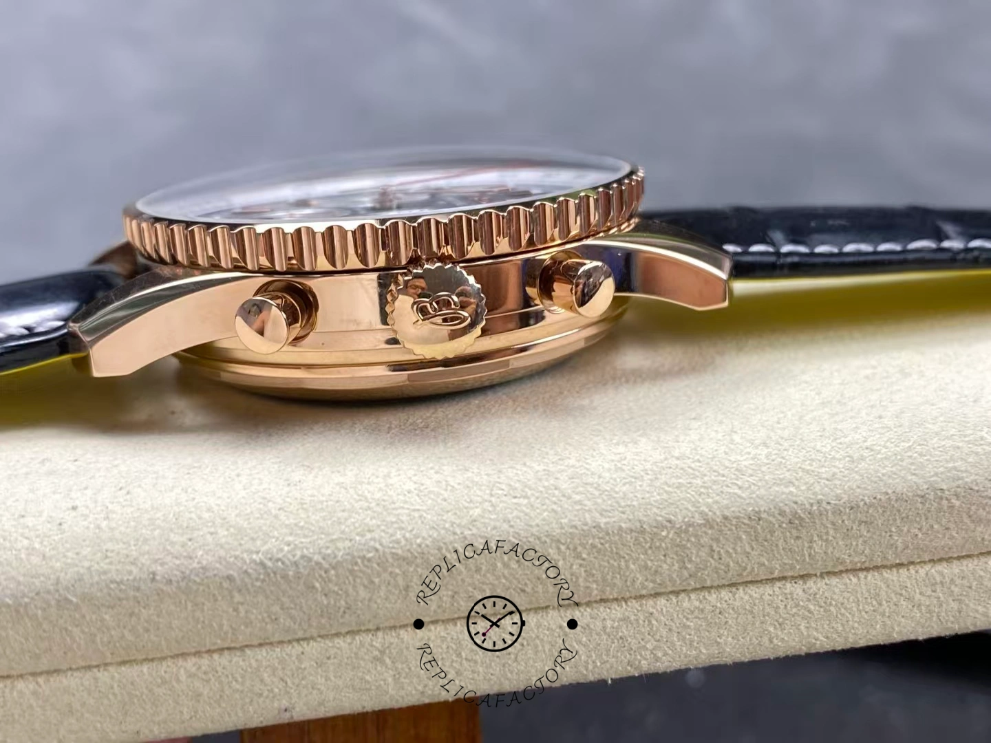 Breitling Navitimer B01 Rose Gold 43MM RB0138211B1P1 Replica