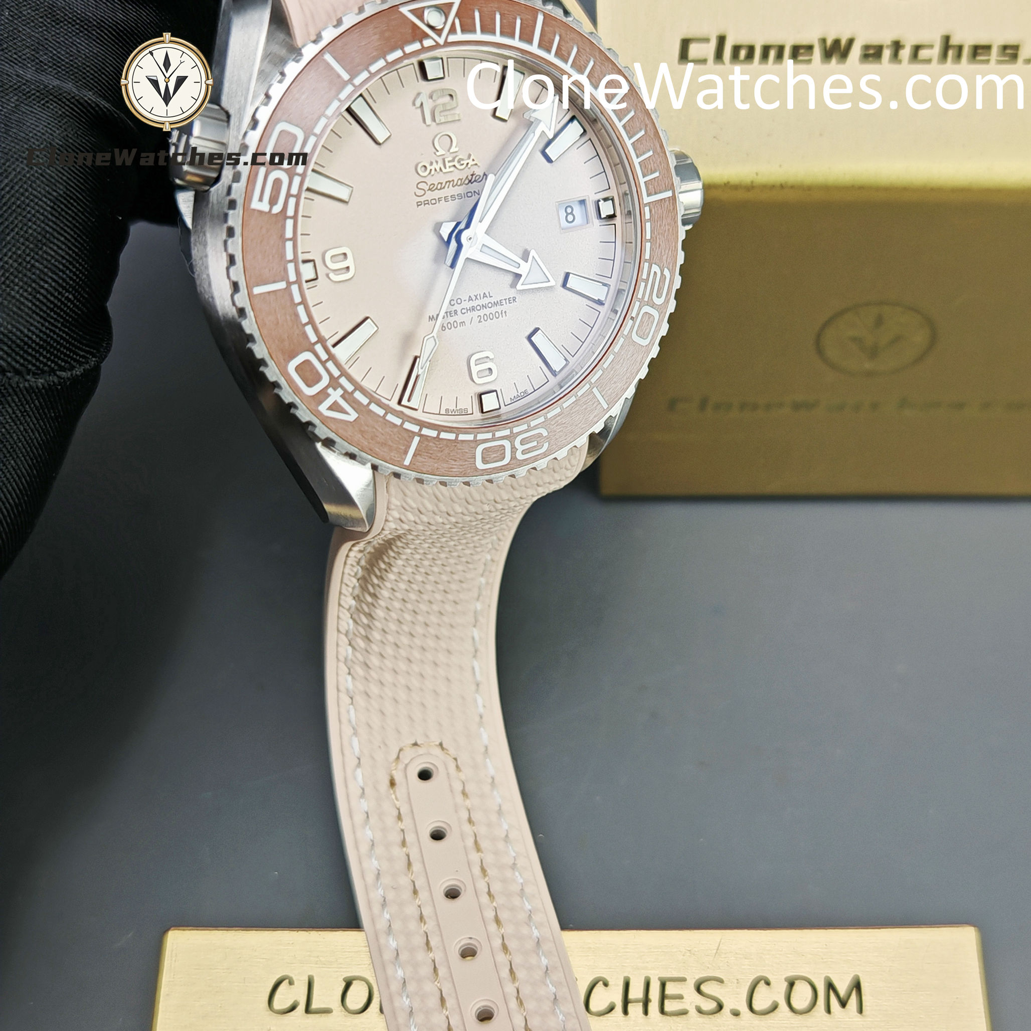 OMEGA Super Clone Watches 1:1 Seamaster Planet Ocean 600m 215.32.44.21.09.001 43.5MM
