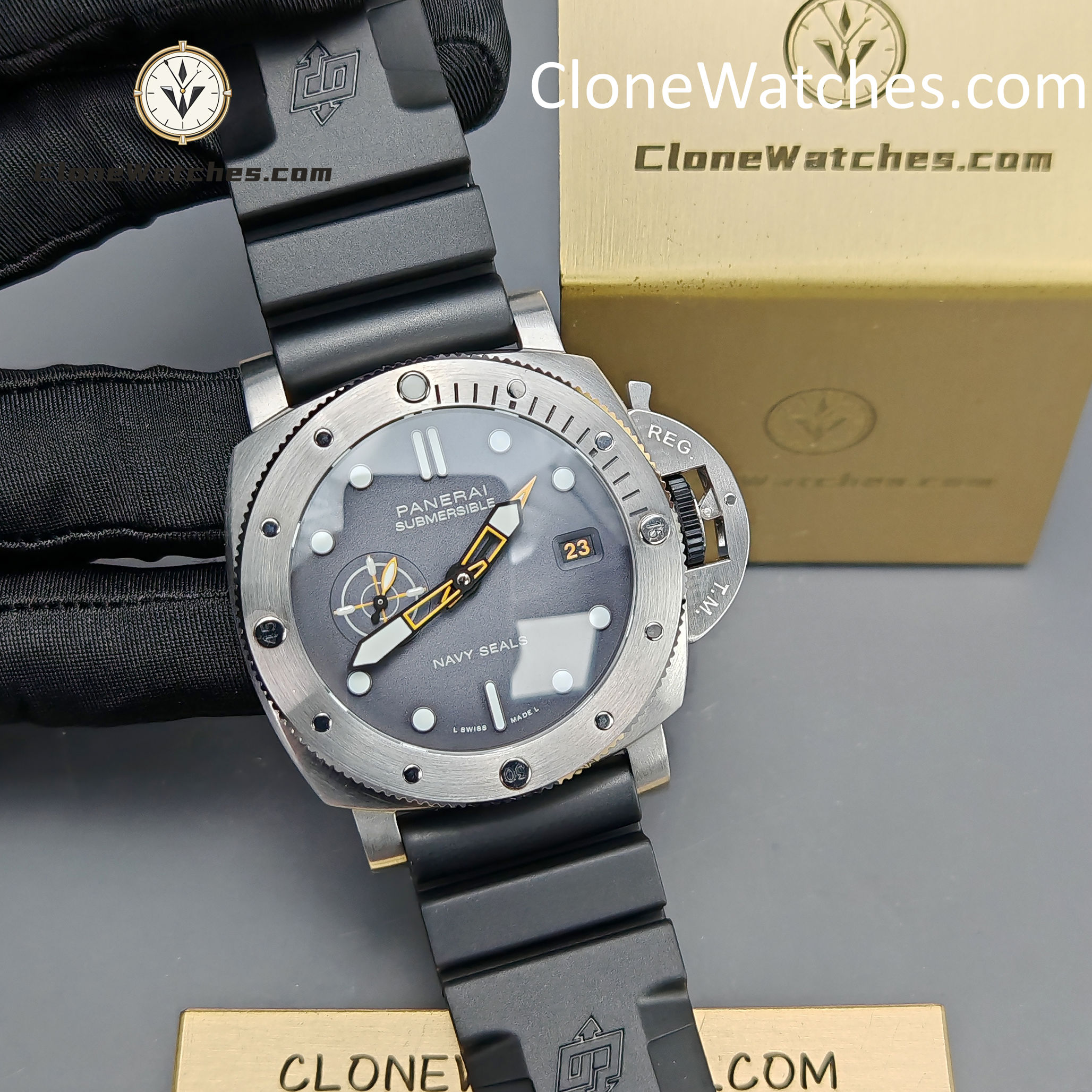 Panerai Super Clone Watches 1:1 Submersible GMT Navy SEALs PAM01323 Gradient Gray dial