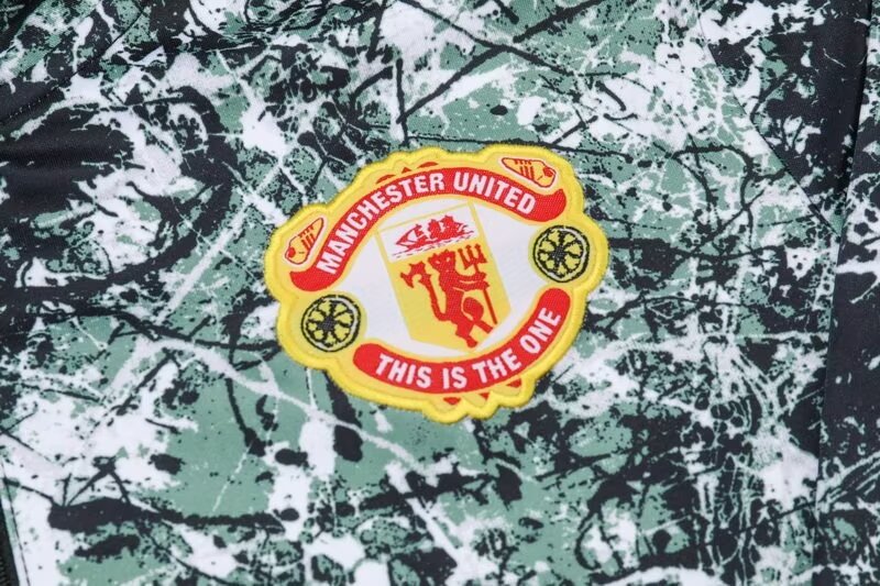 2024/25 Manchester United Half Zip Training Kit..